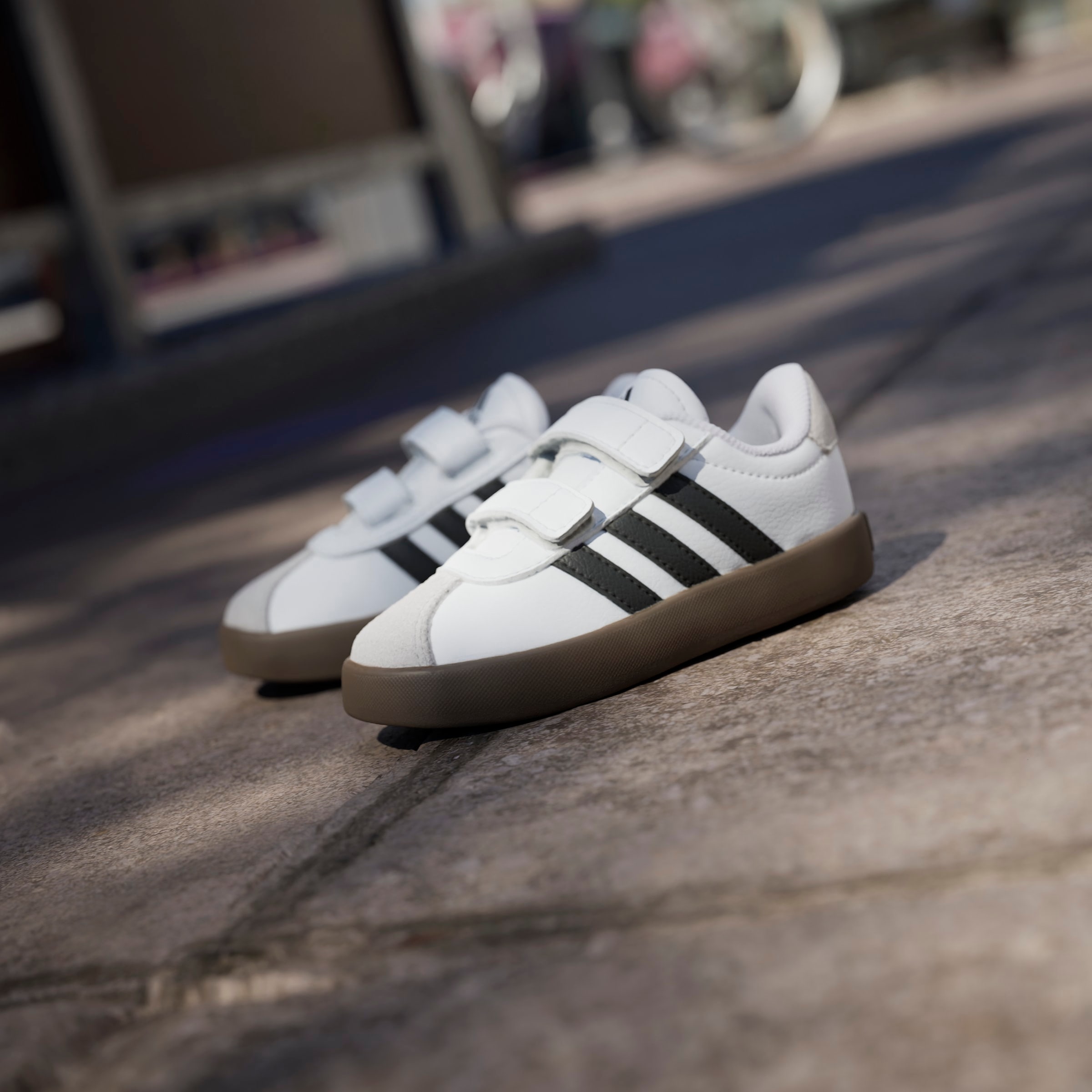 adidas Sportswear Klettschuh »VL COURT 3.0 KIDS«  inspiriert vom Design des adidas samba, für Kinder