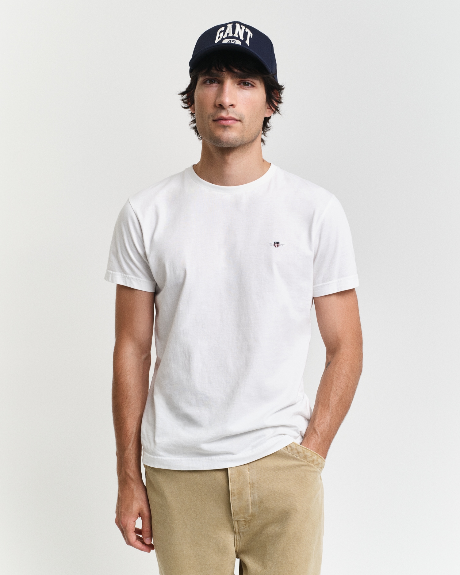 Gant T-Shirt »SLIM SHIELD SS T-SHIRT« mit Logostickerei auf der Brust