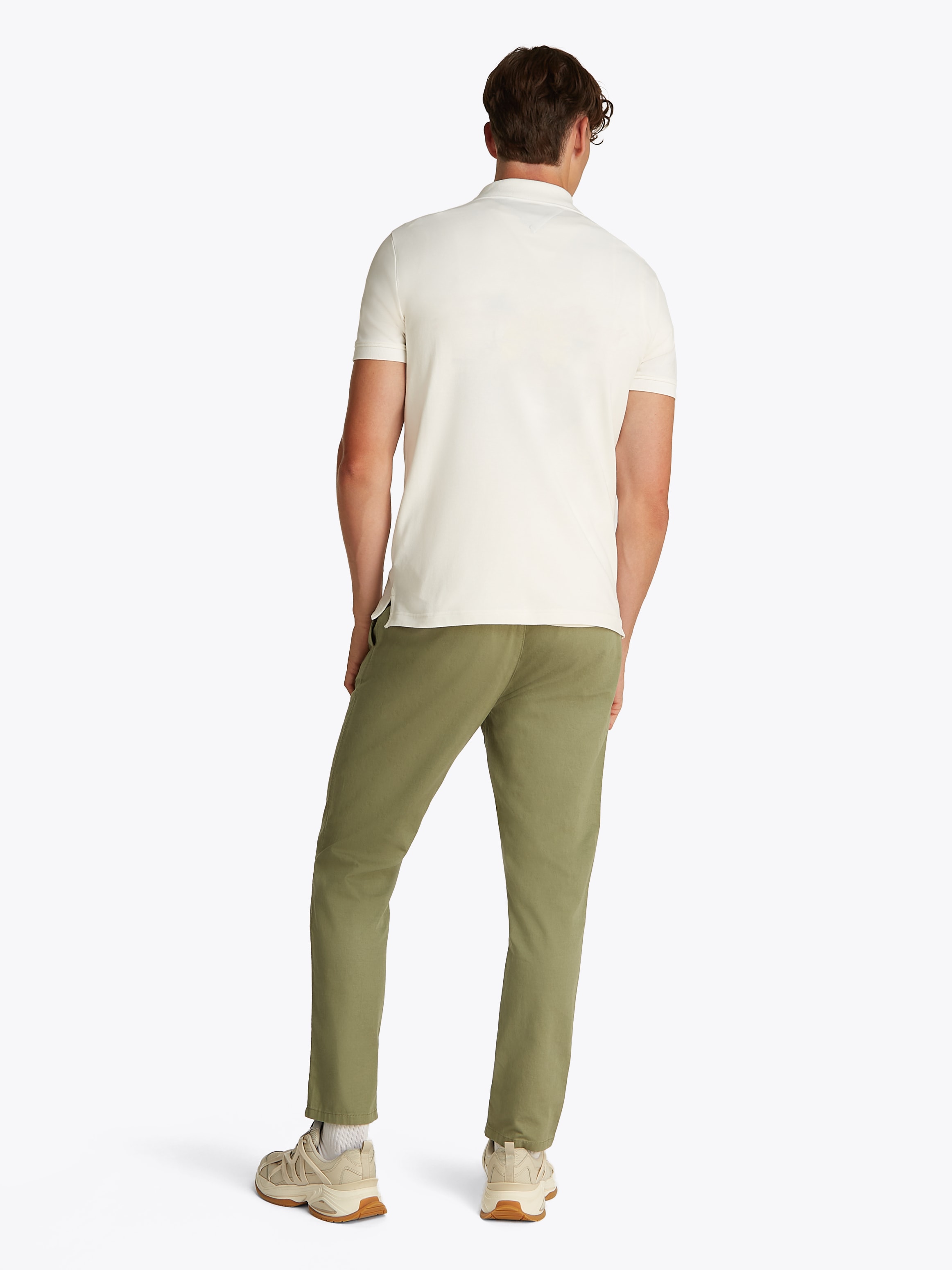Tommy Jeans Poloshirt »TJM SLIM CHEST FLAG POLO«, Mit Rundhalsausschnitt