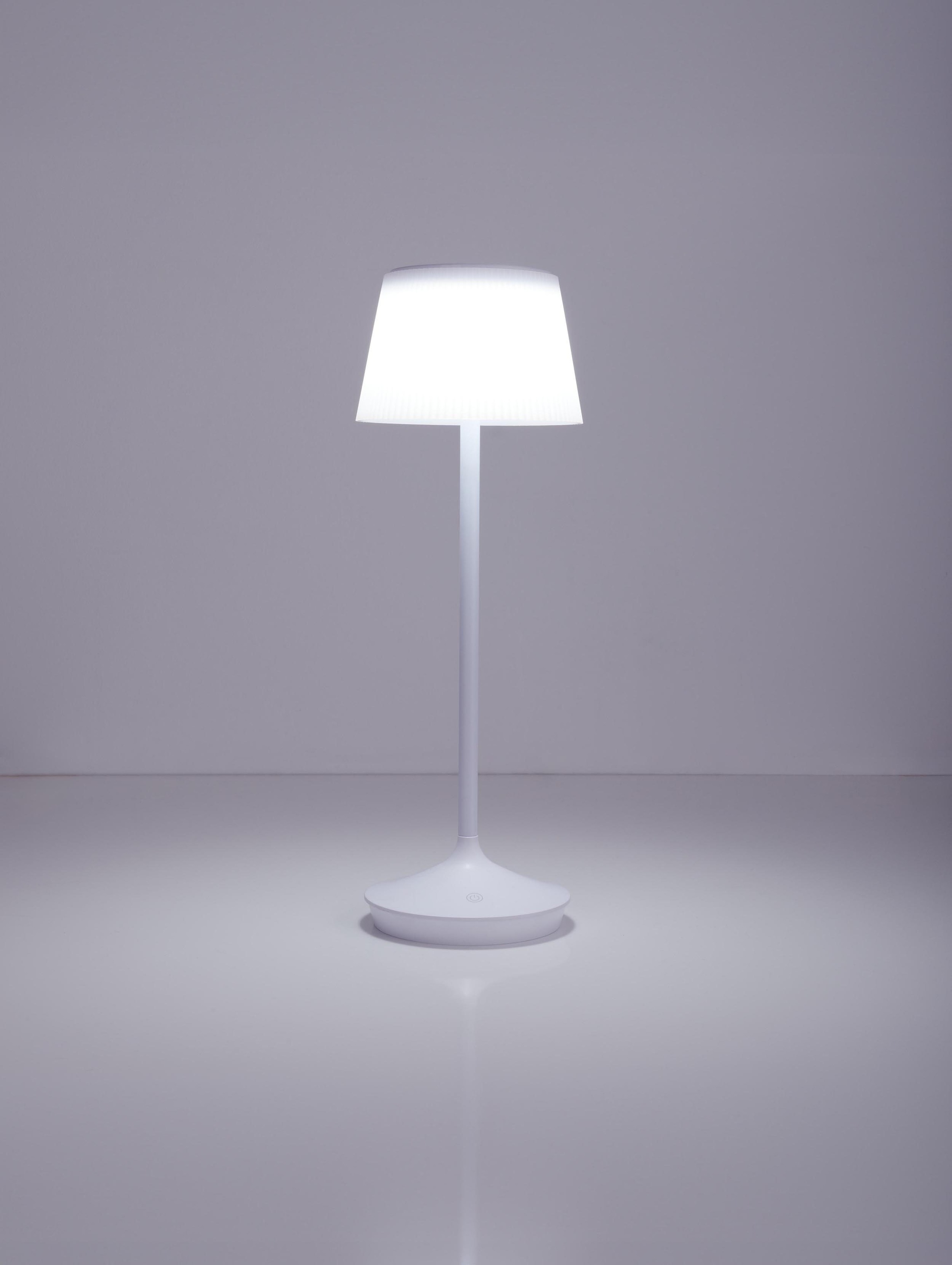 näve LED Tischleuchte »Solarleuchte / Akkuleuchte "EMMI"«, 1 flammig, Leuchtmittel LED-Modul | LED fest integriert, Solarbetrieb, Akkubetrieb, CCT, Berührungssensor, Akkutischleuchte