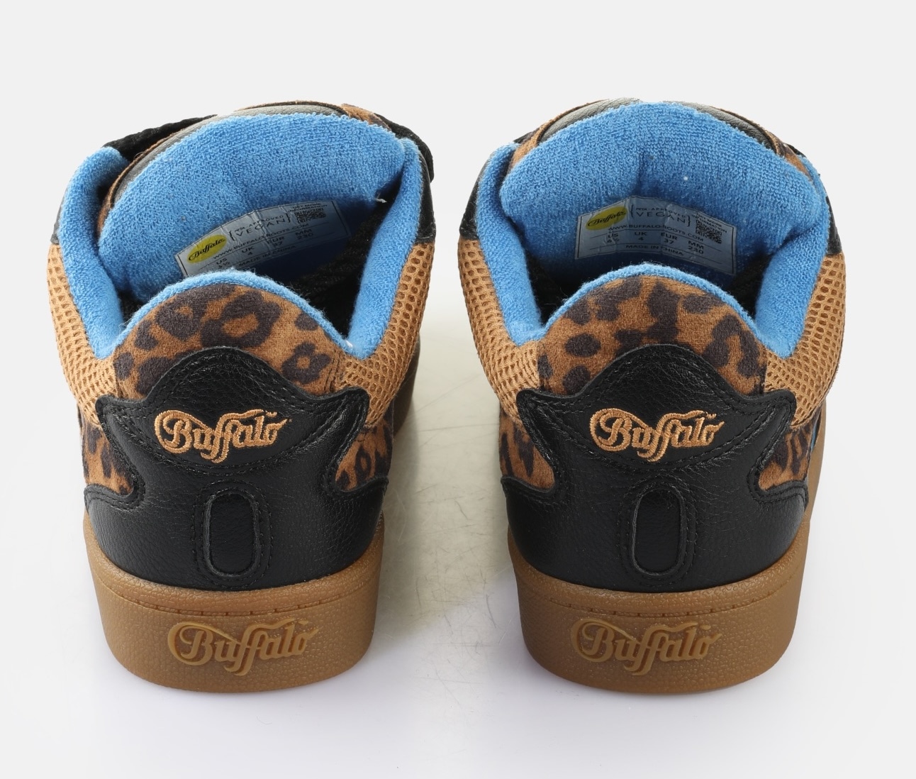 Buffalo Sneaker »LIBERTY SKATE«  Retro-Sneaker, Freizeitschuh, Schnürschuh in trendiger Leo-Optik
