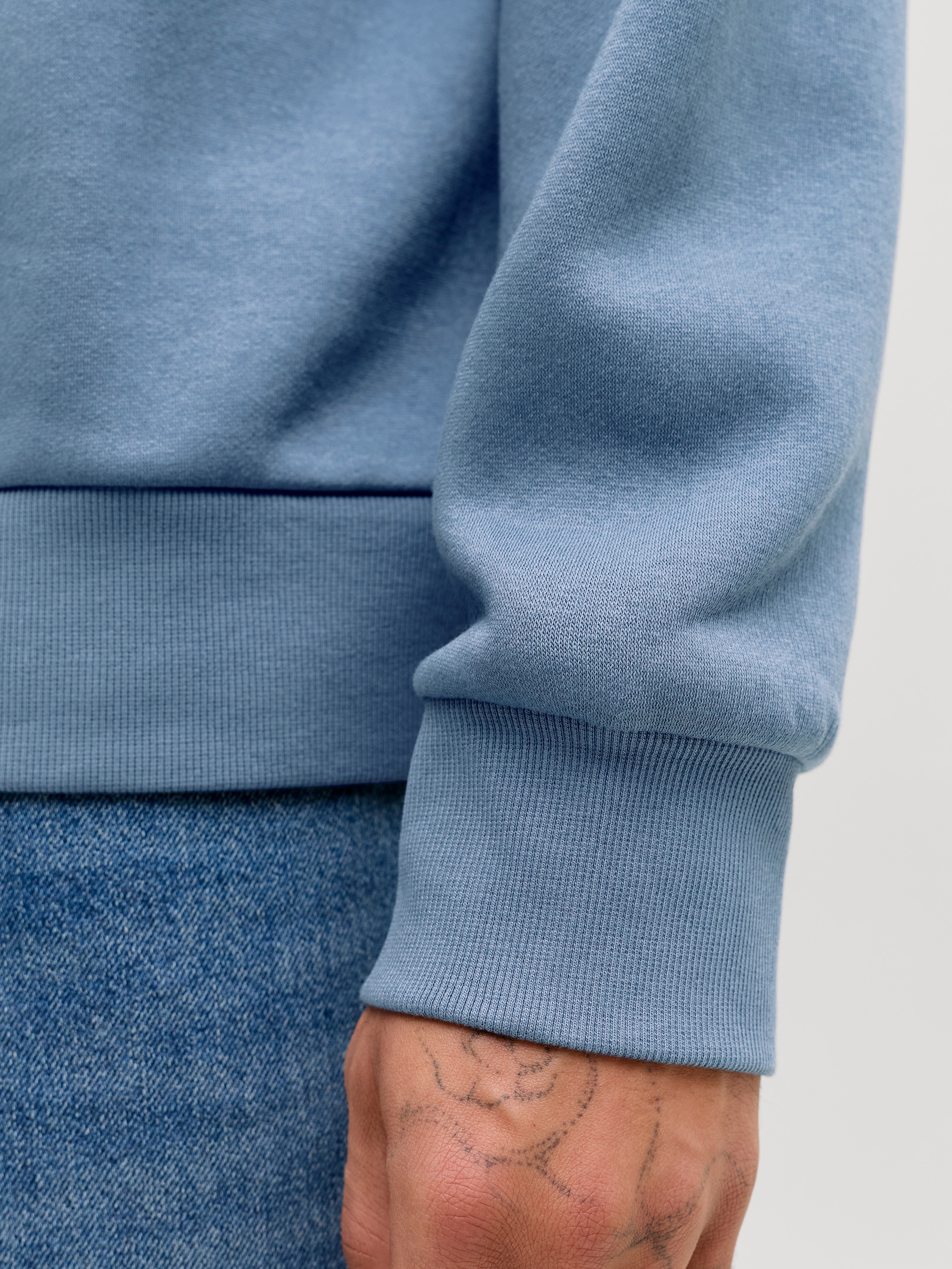 Jack & Jones Kapuzensweatshirt »JJELOGO SWEAT HOOD 2 COL 25/26 NOOS«, mit stylischem Print
