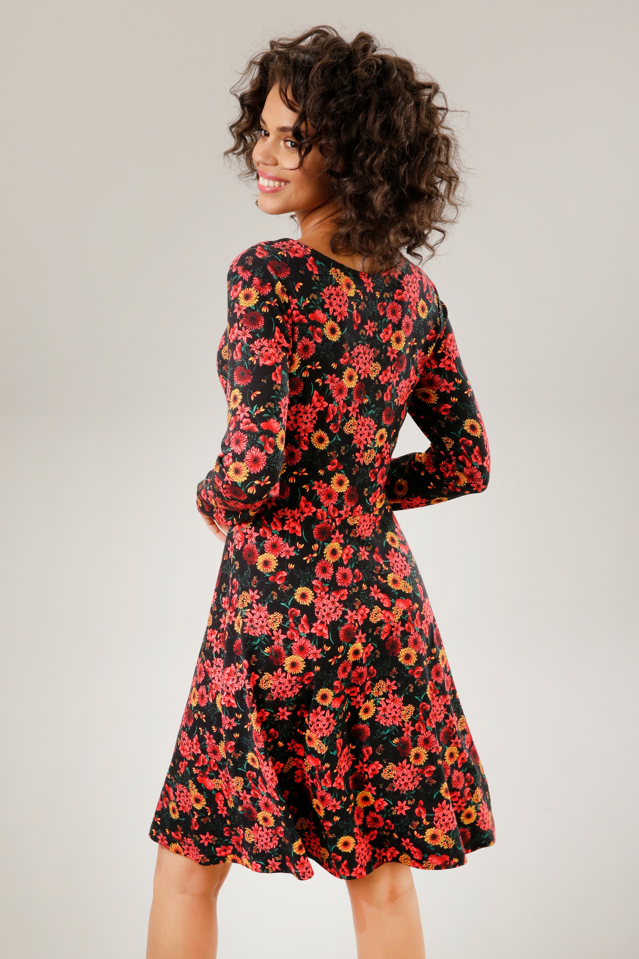 Aniston CASUAL Jerseykleid, mit zartem Blumendruck