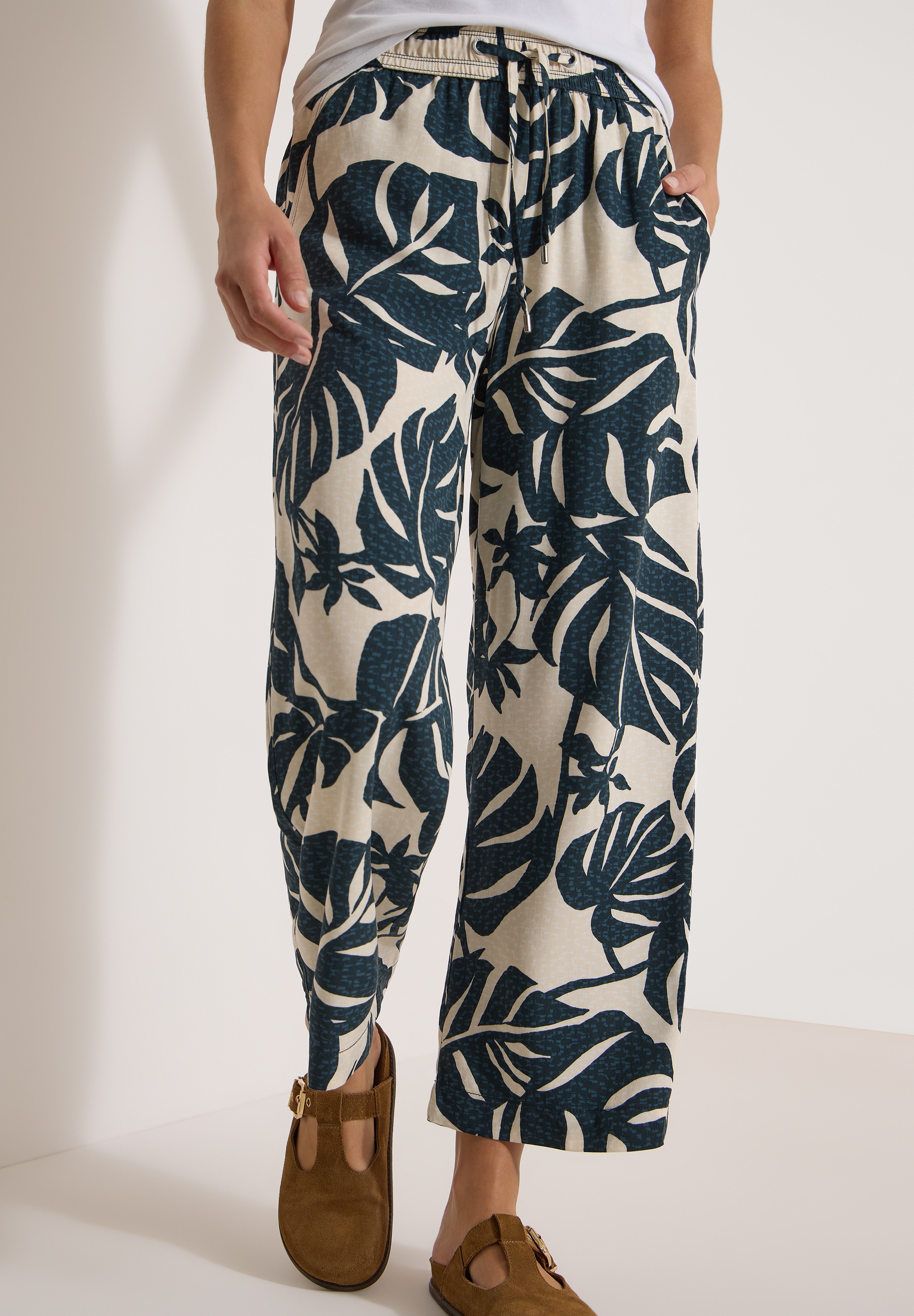 Cecil Stoffhose »Style Neele«  Sommerhose im Loose Fit und mit floralem Muster