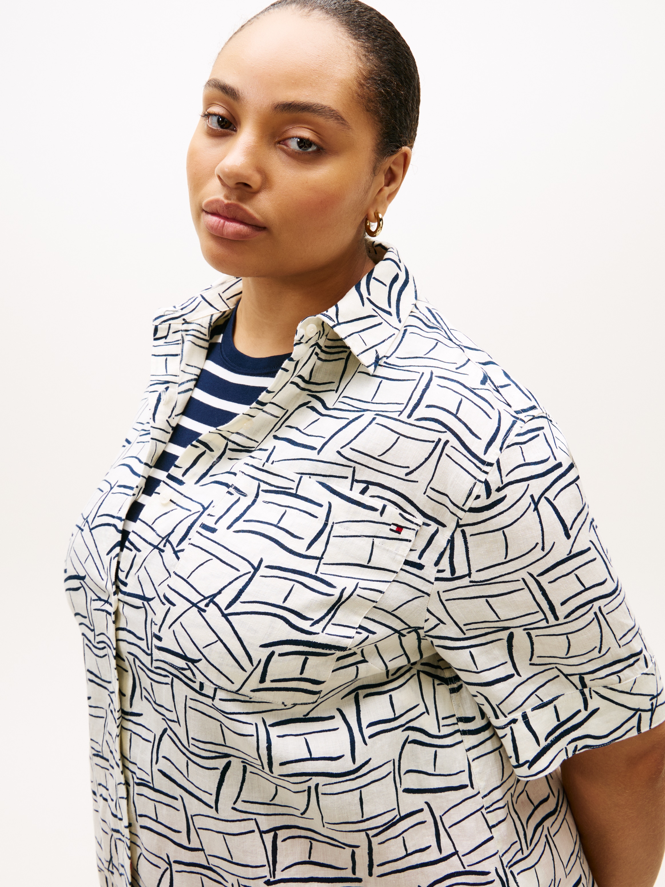 Tommy Hilfiger Curve Kurzarmshirt »CRV ESS LINEN SHIRT WITH SS« in großen Größen