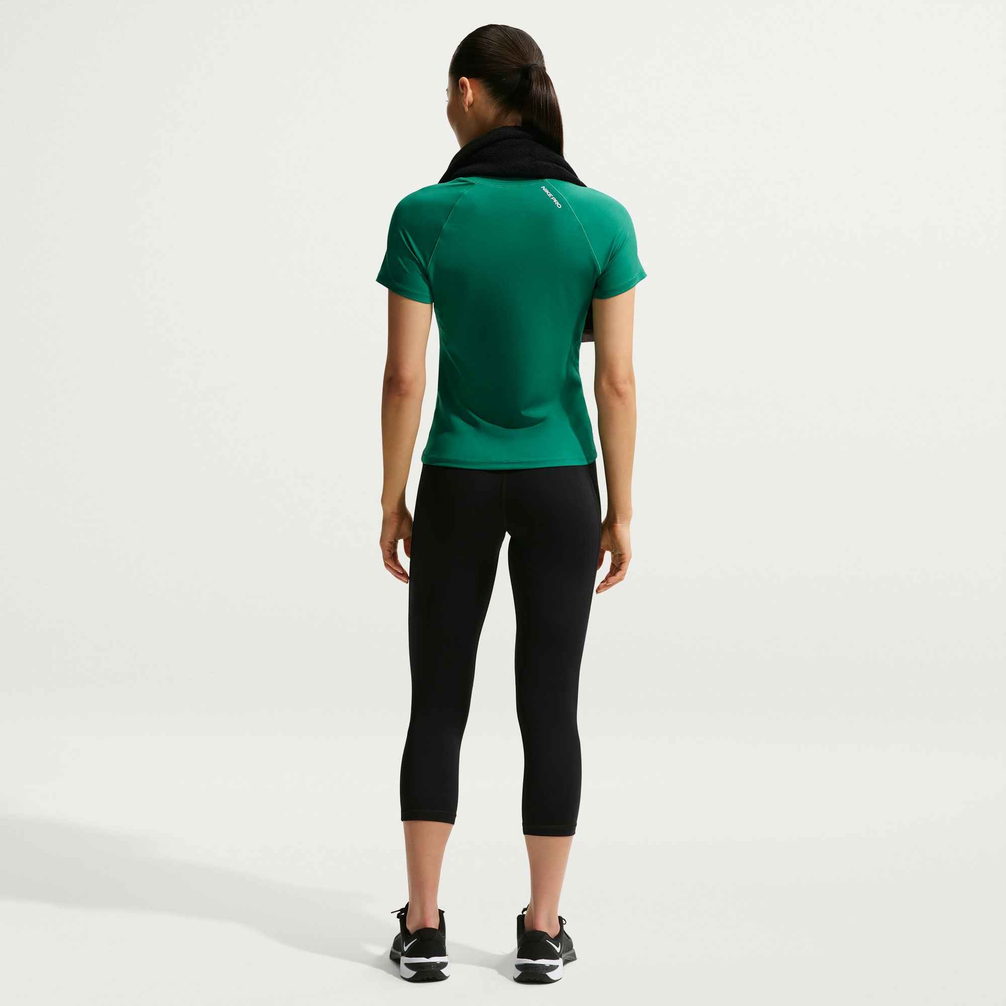 Nike Trainingstights »Nike Pro Women's Mid-Rise Crop Leggings«  für Fitness und sportliche Aktivitäten, sportlicher Stil