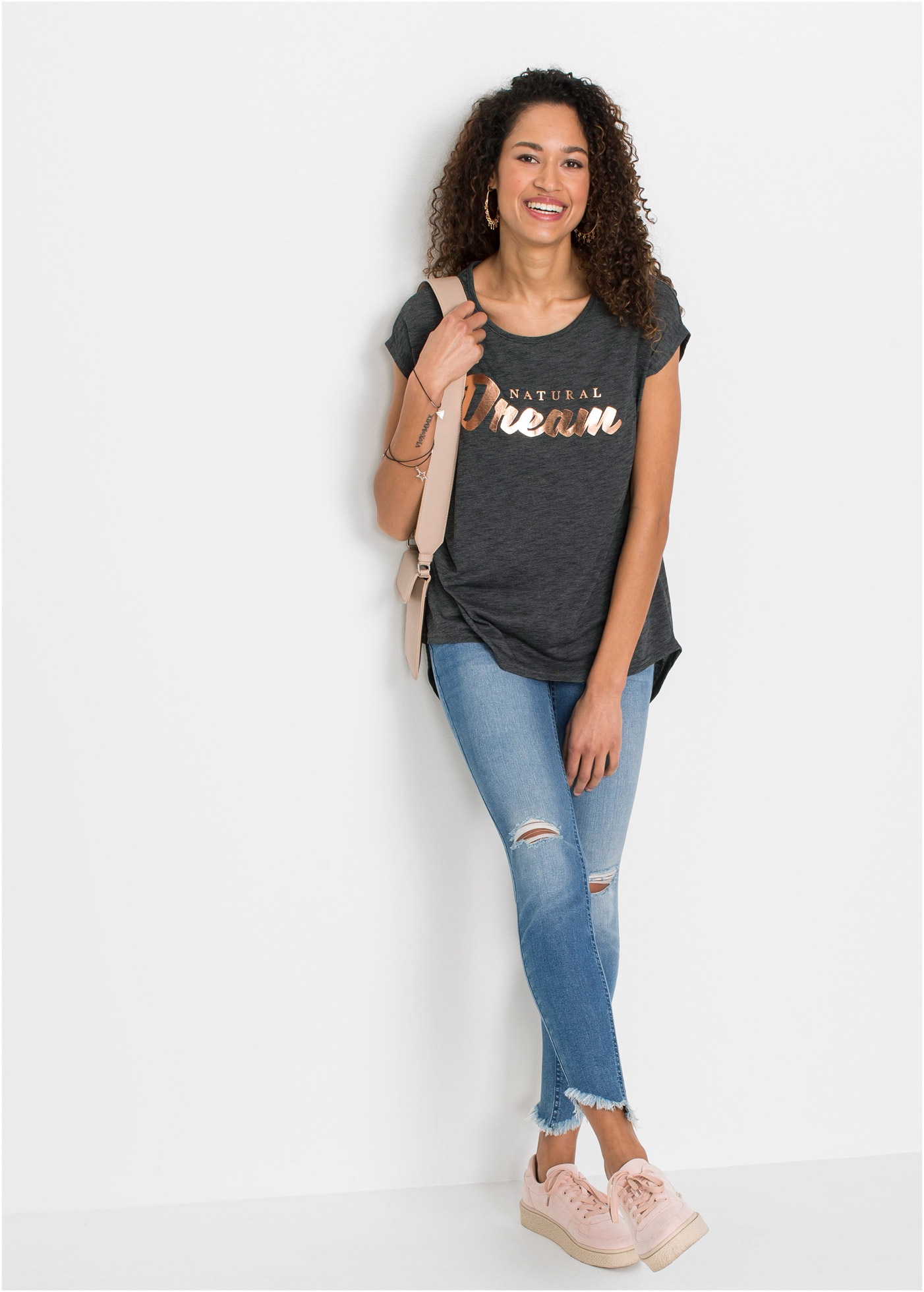 bonprix Longshirt »Longshirt aus Viskose-Mix« Oversize Passform, Kurzarm-Design, aus Viskose-Mix
