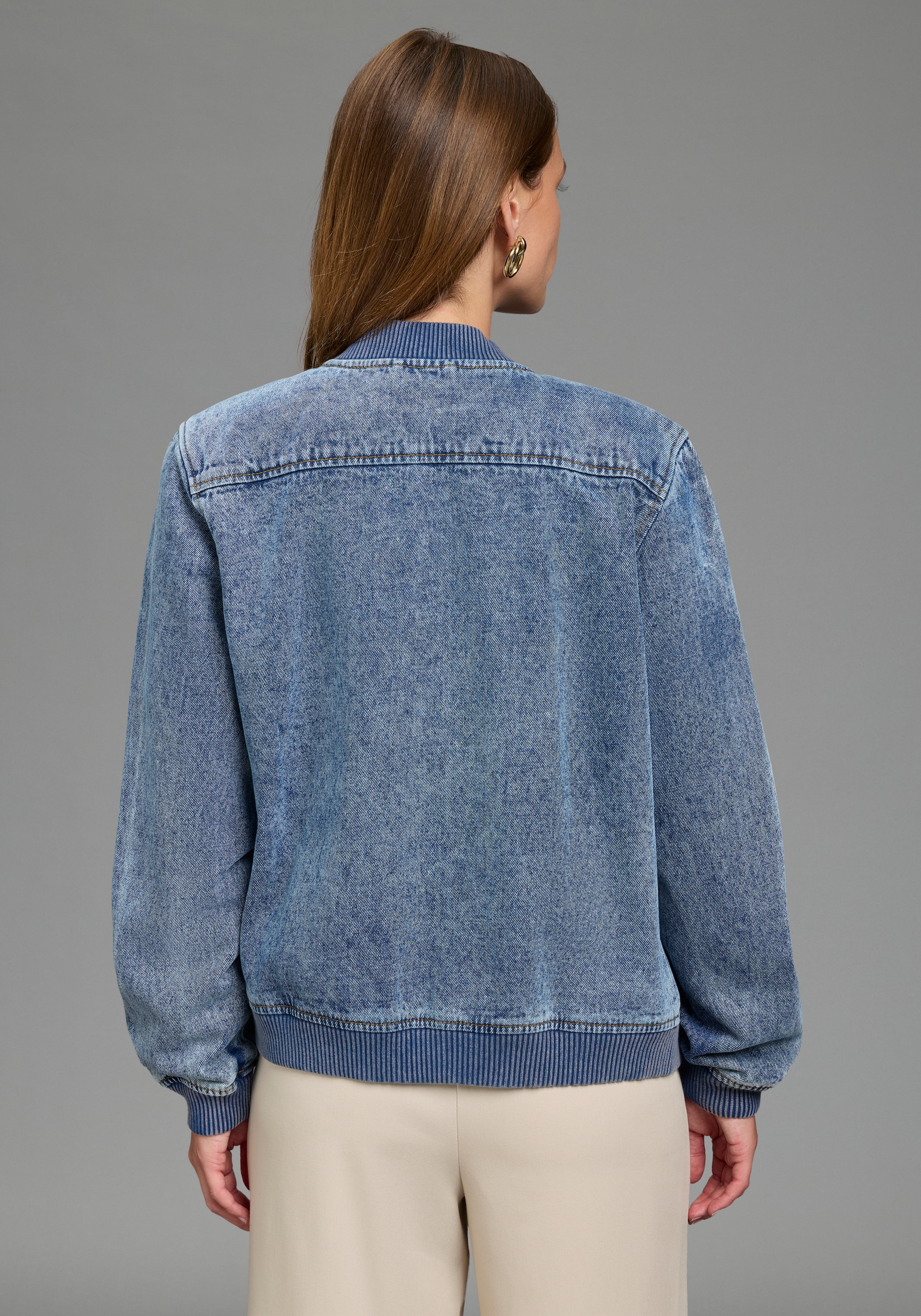 Arizona Jeansjacke »im winterlicheren Denim« hüftlang, Comfort Fit, mit Reißverschluss