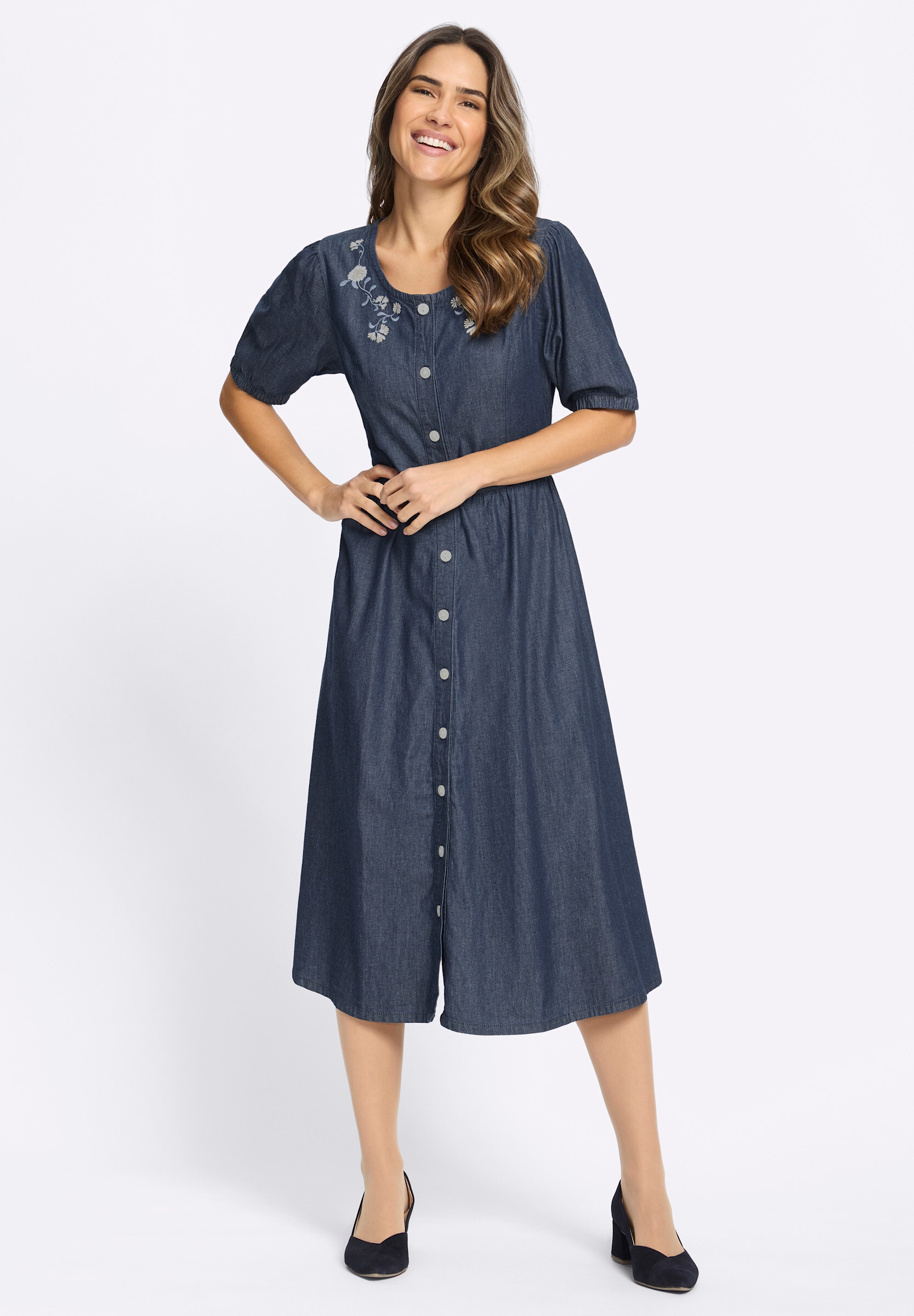 Sieh an! Trachtenkleid »Jeans-Kleid Trachtenkleid mit floraler Stickerei« Ohne Taschen