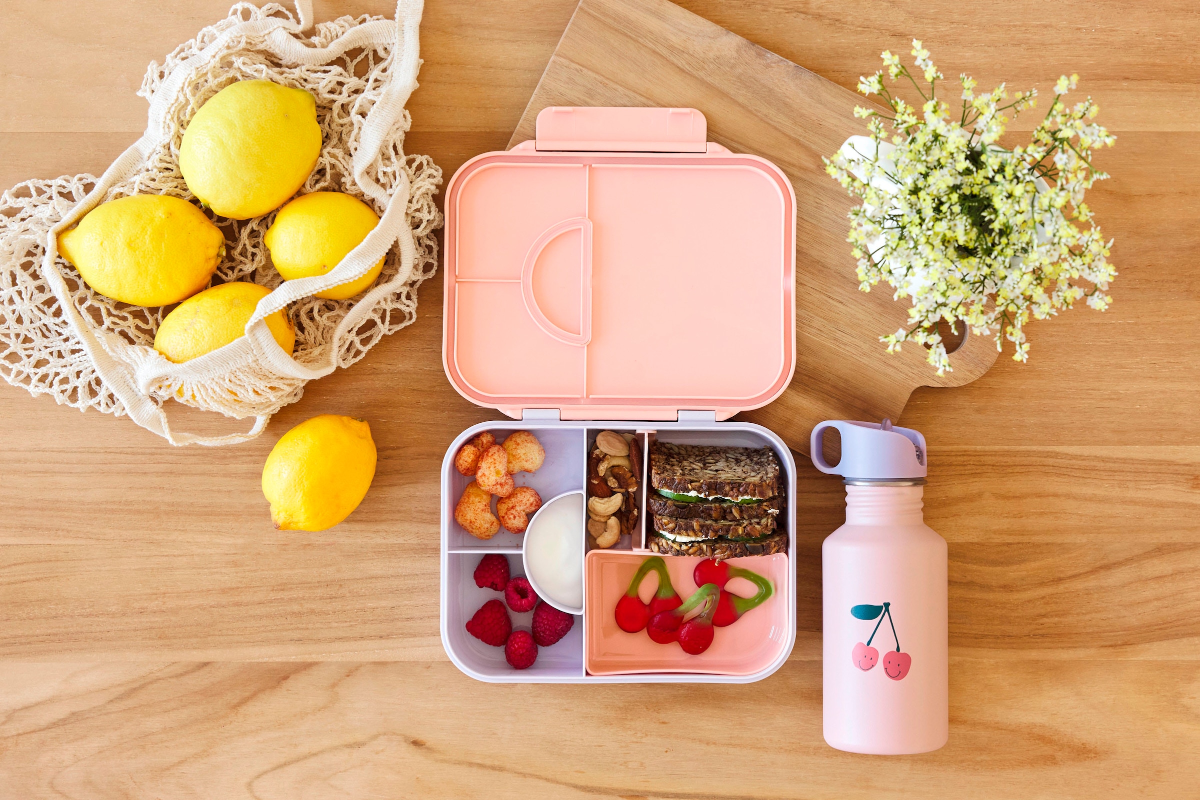 LÄSSIG Trinkflasche »Happy Fruits Kirsche« inkl. Sportverschluss
