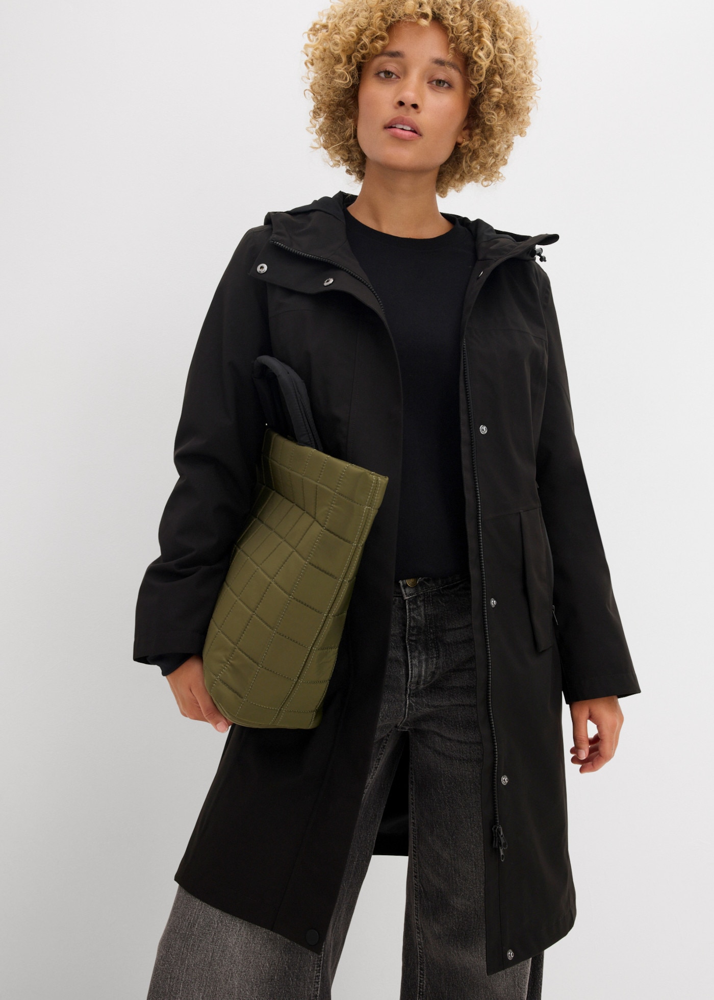 bonprix Regenmantel wasserdichter Kurzmantel, Langarm-Ausführung, aus Polyester, Loose Fit