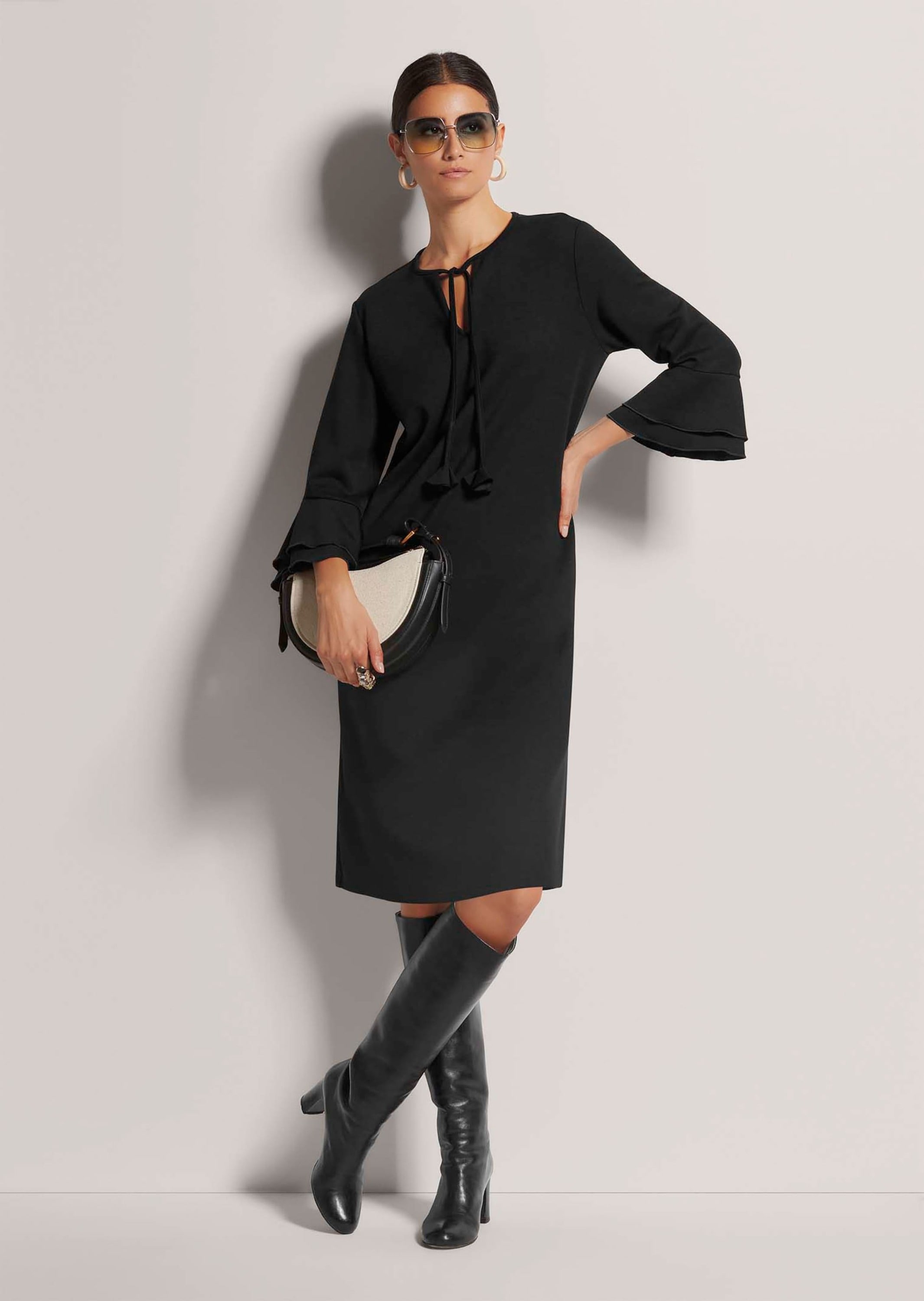 MADELEINE Etuikleid »Kleid Etui-Kleid mit Trompetenärmeln«