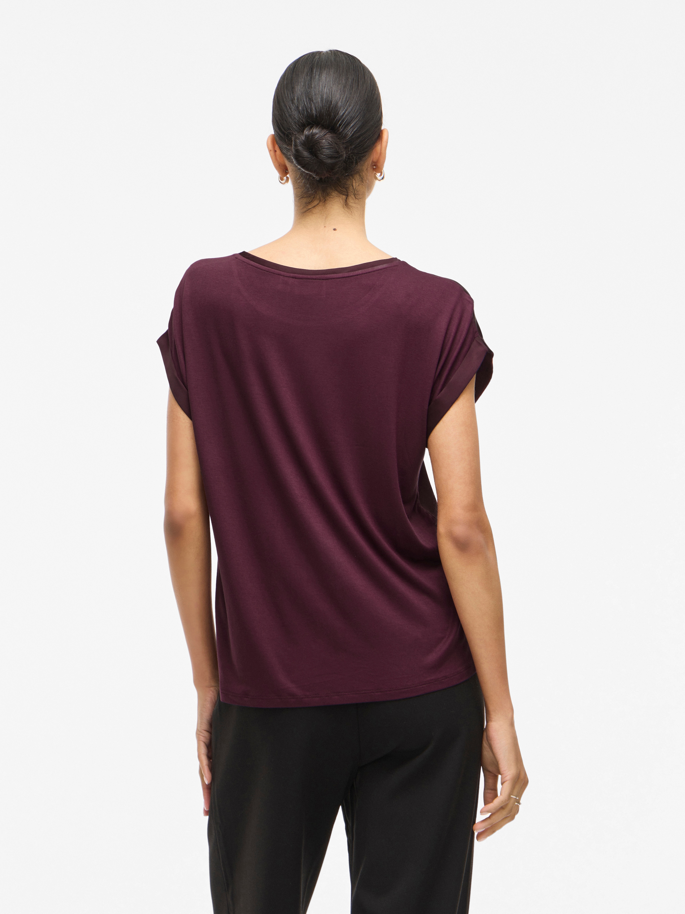 Vila Kurzarmshirt »VIELLETTE S/S SATIN TOP - NOOS«, Satin Optik