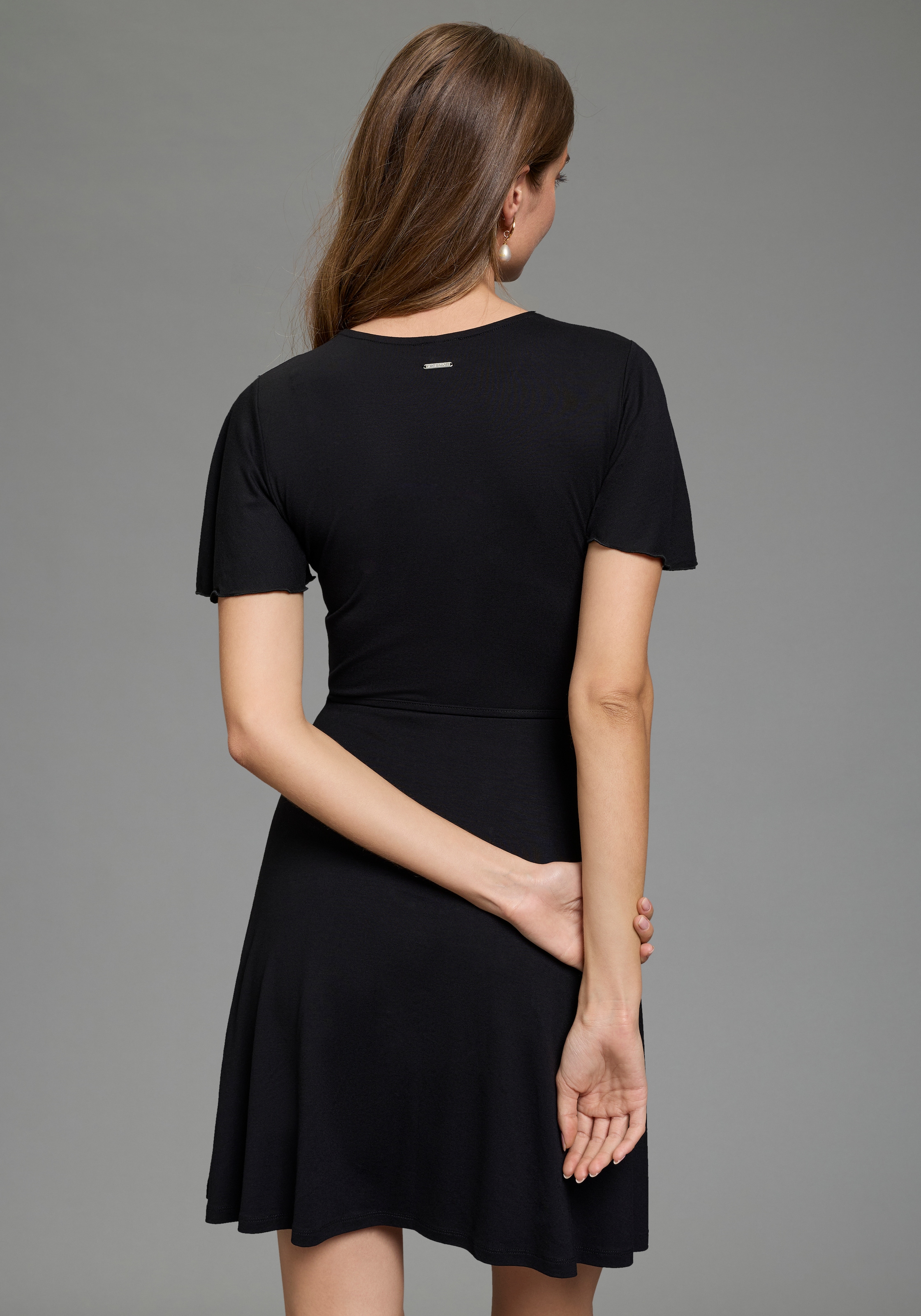 Laura Scott Sommerkleid aus Single Jersey, elastische Viskosemischung, mit V-Ausschnitt