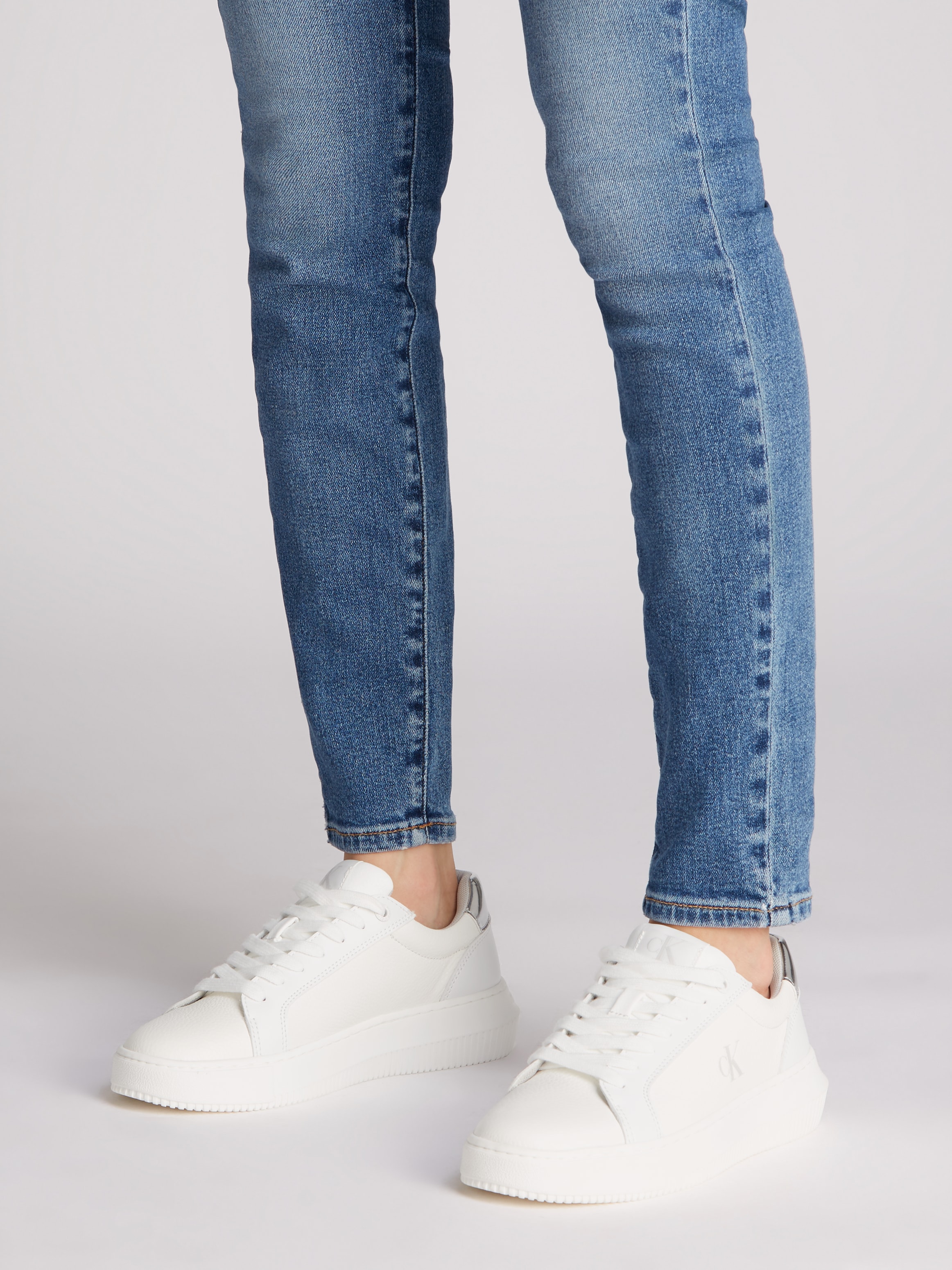 Calvin Klein Jeans Sneaker »CHUNKY CUPSOLE LOW MG«, Schnürschuh, Freizeitschuh, Halbschuh mit Fersenkontrast