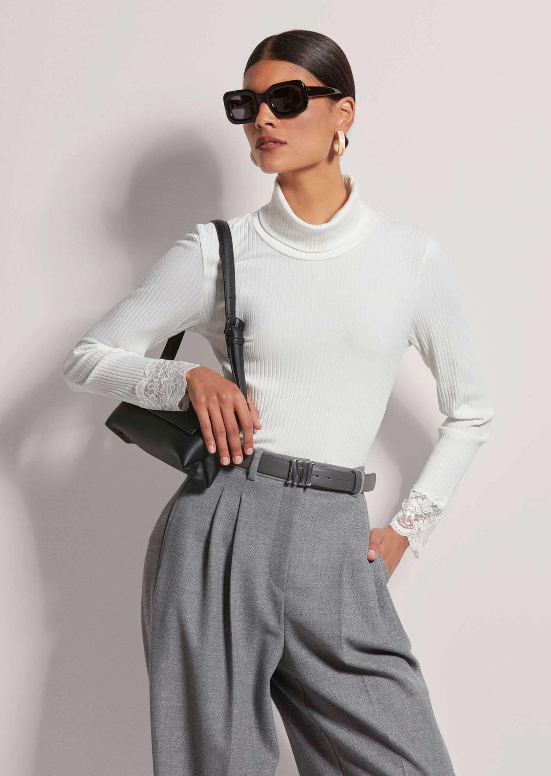MADELEINE Langarmshirt »Rollkragenshirt Elegantes Basicshirt mit Spitze, Rollkragen« Spitzenbesatz am Ärmelabschluss