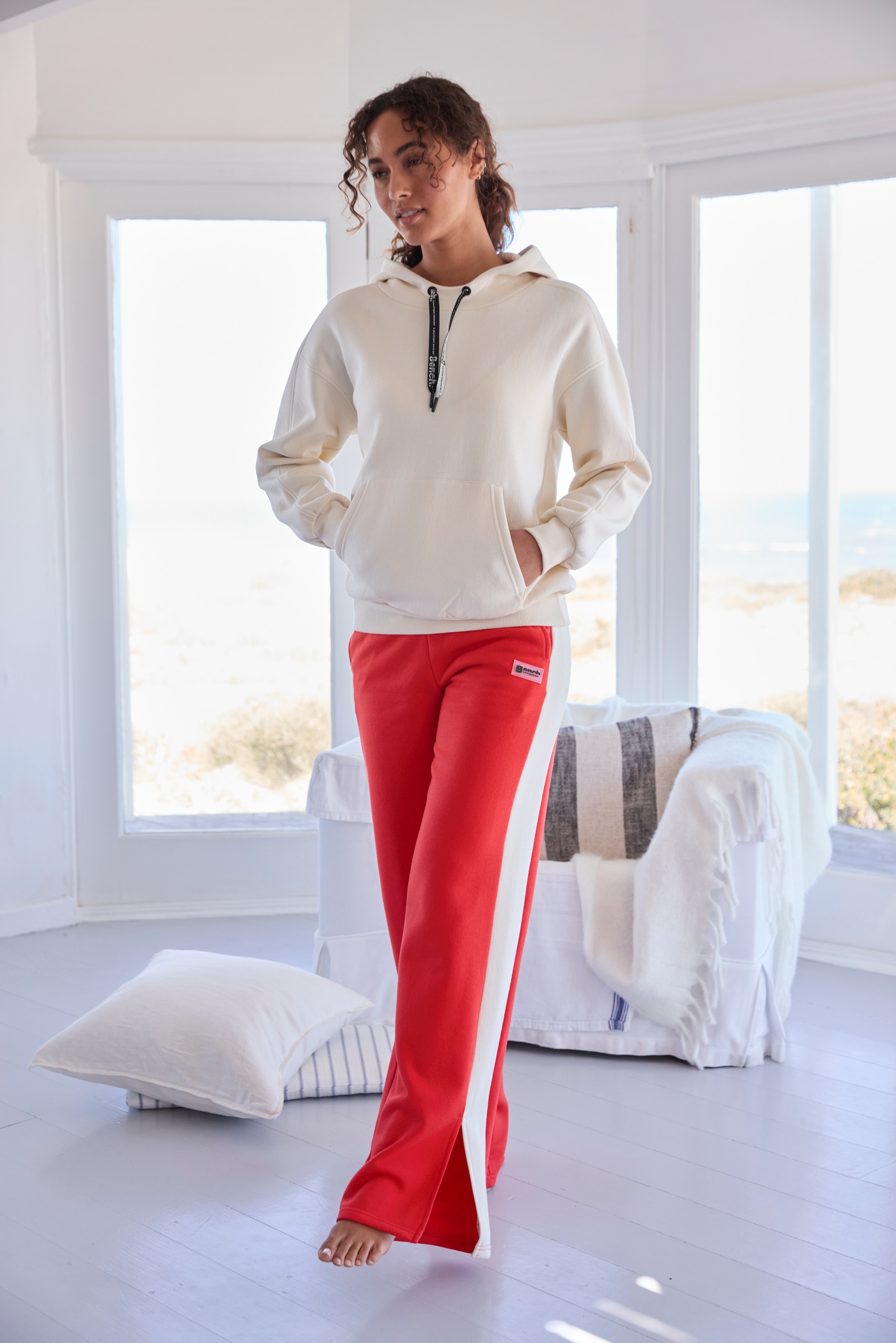 Bench. Loungewear Kapuzensweatshirt, mit Kängurutasche