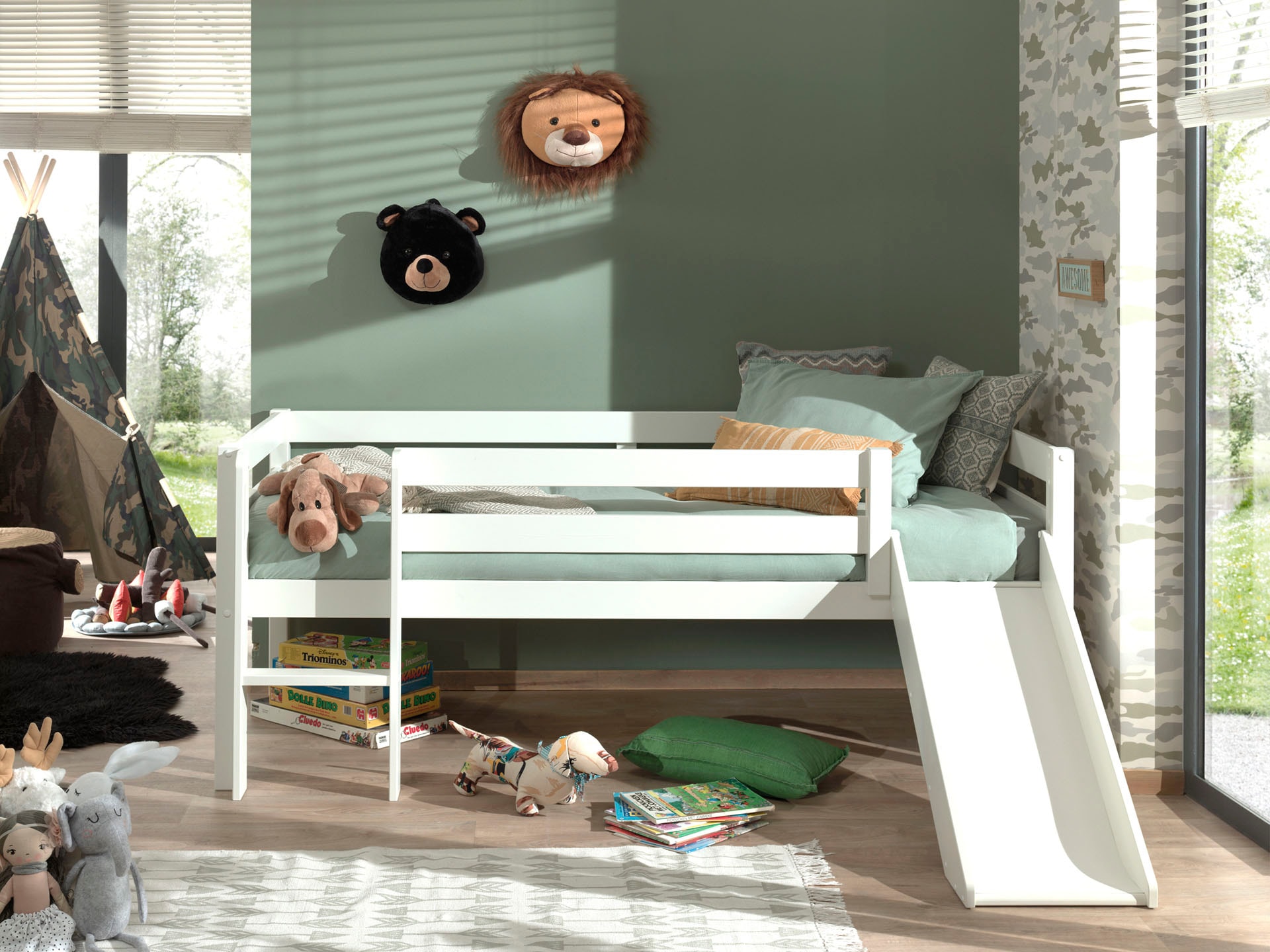 Vipack Spielbett »Pino, Kiefer massiv, Liegefläche 90/200, Made in Europe«, (inkl. Leiter, Absturzschutz, 2 Farben zur Auswahl), inkl. Rolllattenrost, wahlweise mit oder ohne Rutsche
