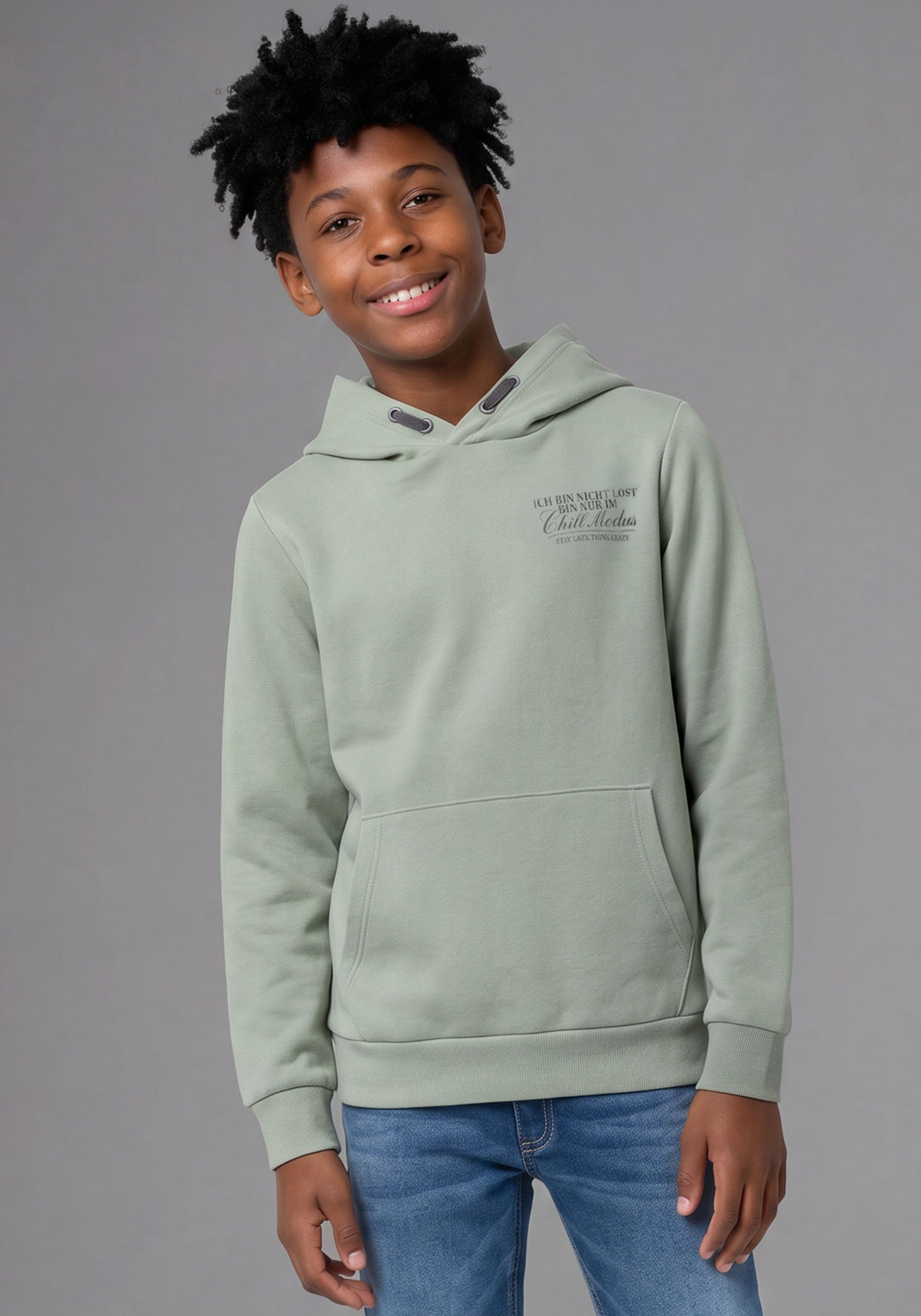 KIDSWORLD Kapuzensweatshirt »Hoodie mit Spruch vorne und hinten«, Sweatshirt mit Sprüchedruck, Langarm, hüftbedeckend, mit Kängurutasche
