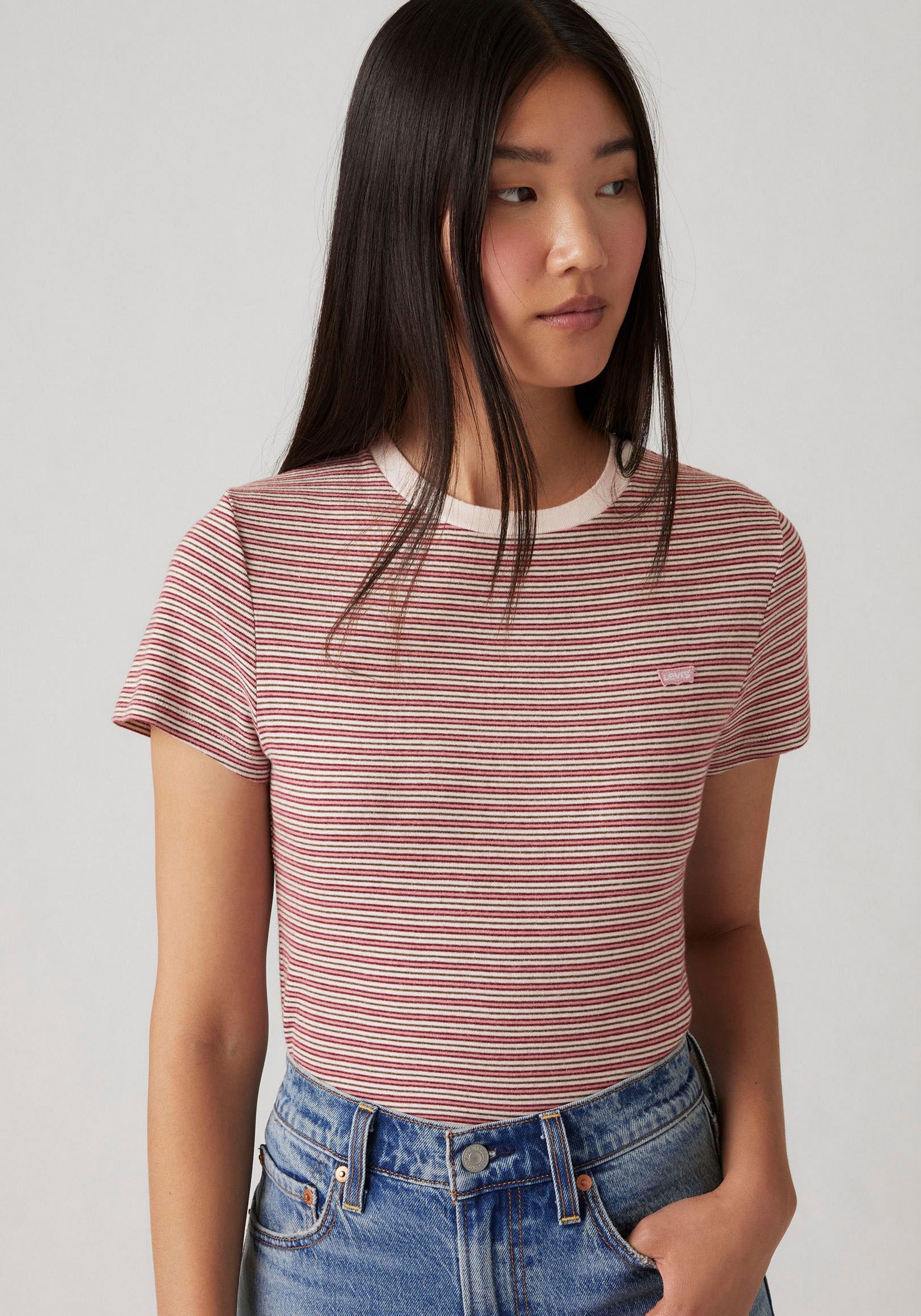 Levi's® T-Shirt »ESSENTIAL HM SS TEE«, Taillierter Schnitt