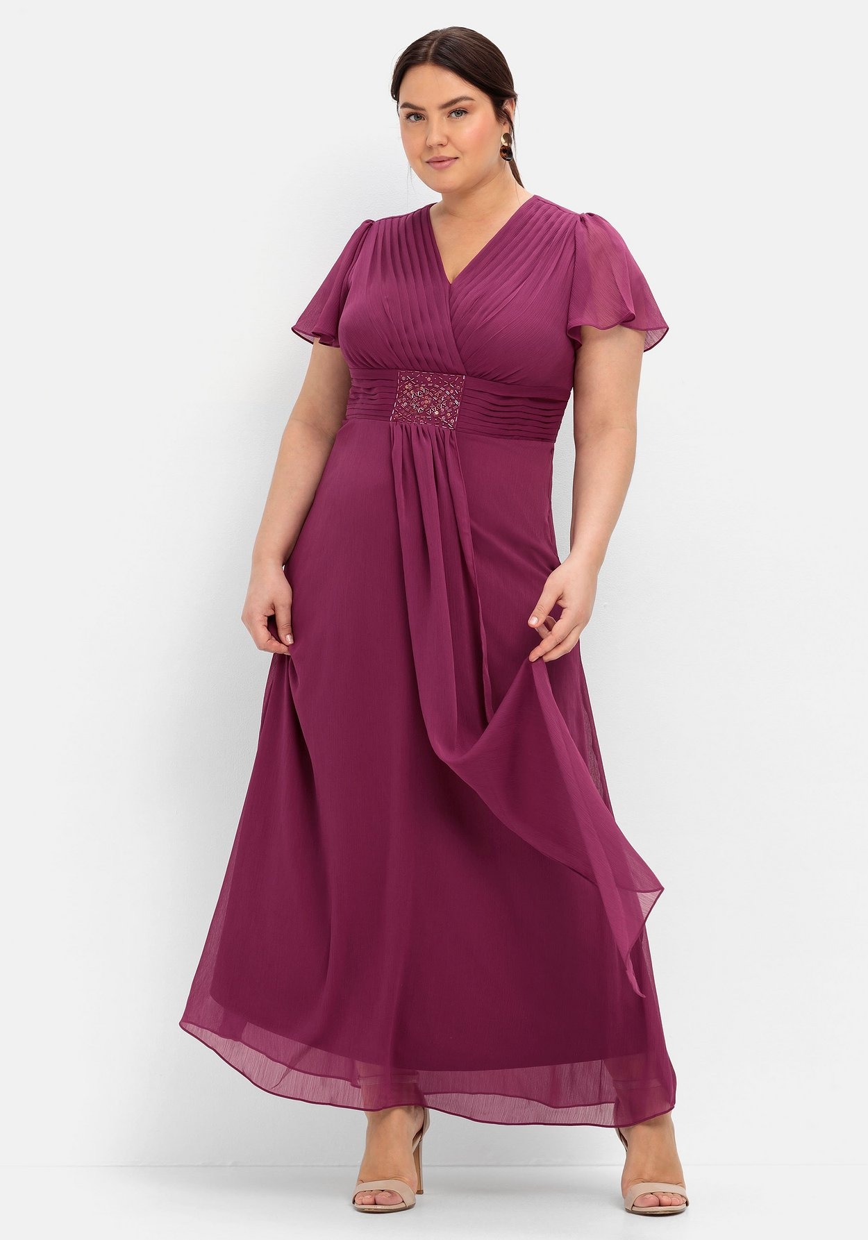 Abendkleid »Abendkleid mit Schmuckbrosche«, mit Schmuckbrosche