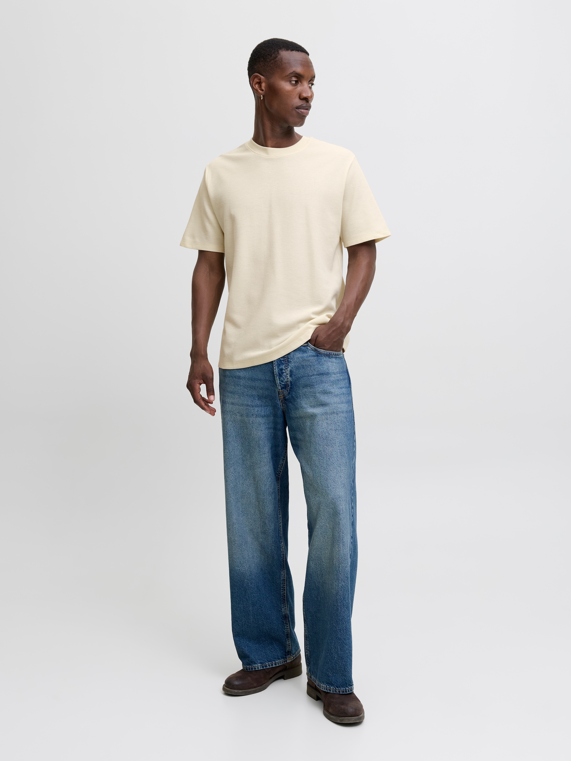 Jack & Jones T-Shirt »JJEAUSTIN TEE SS NOOS«, mit Markenlabel