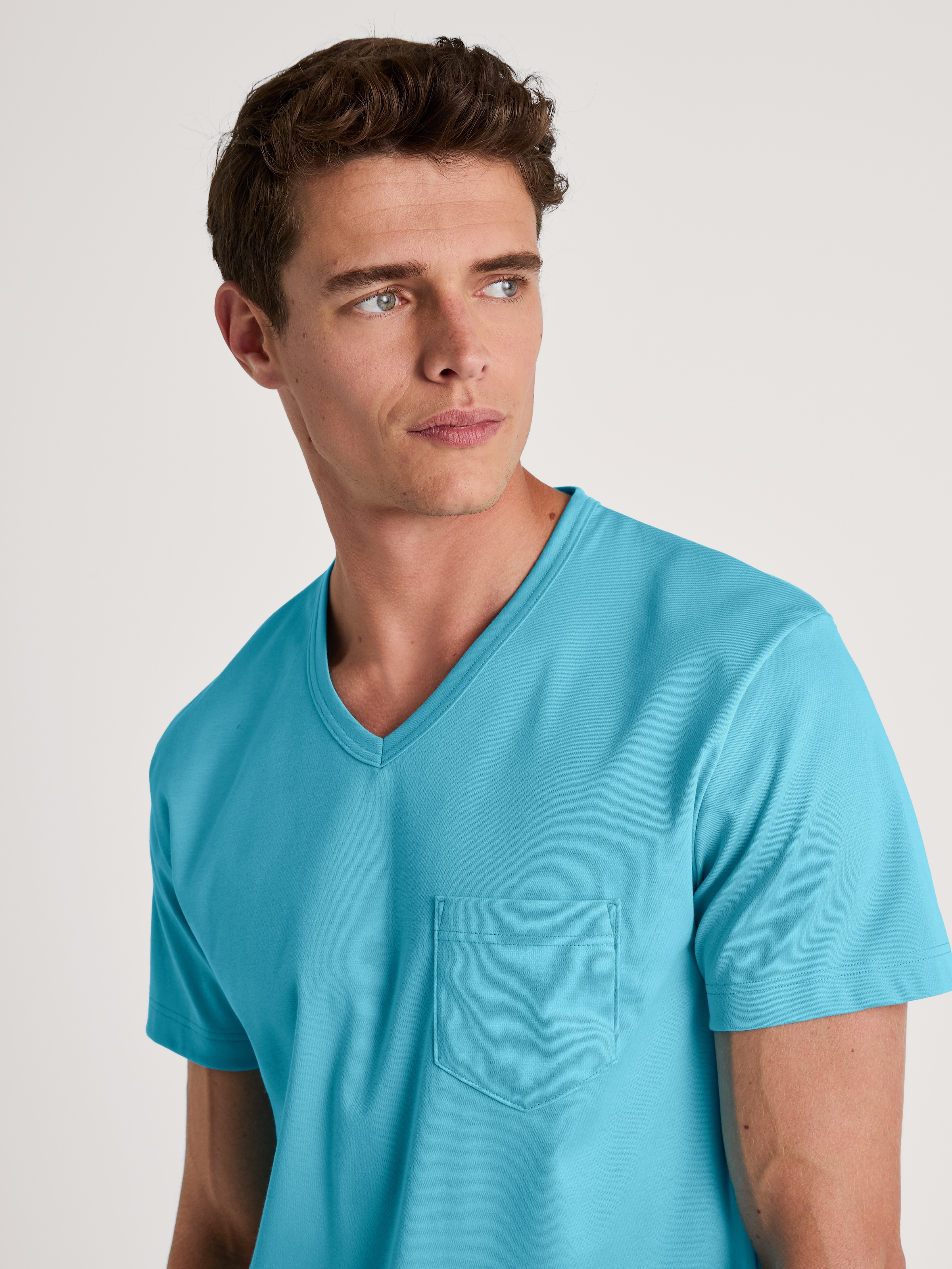 CALIDA Shorty »Relax Streamline«, (Set, 2 tlg.), mit V-Neck und aufgesetzte Brusttasche