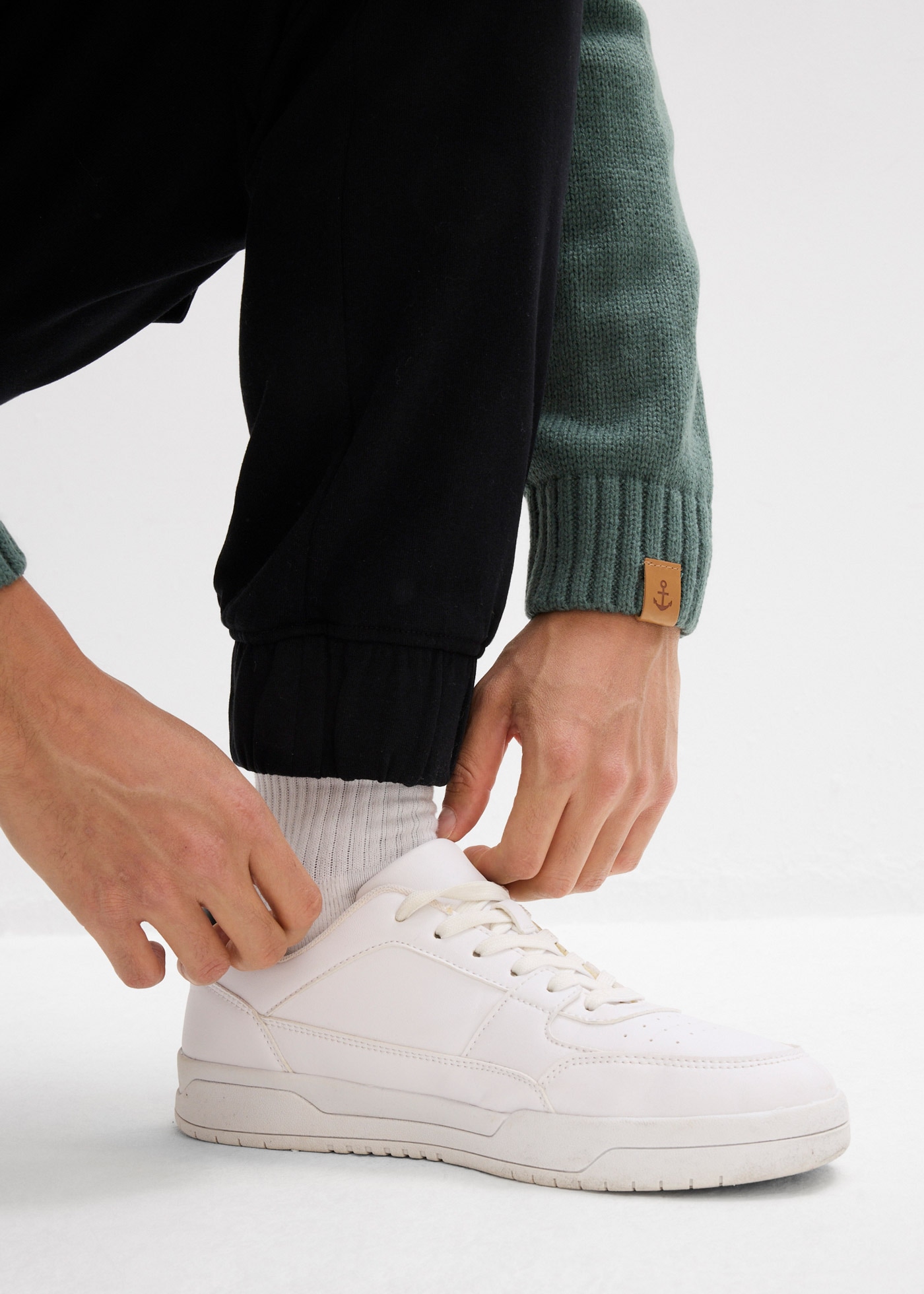 bonprix Jogginghose  aus reiner Baumwolle, weich angerautes Innenmaterial, Loose Fit