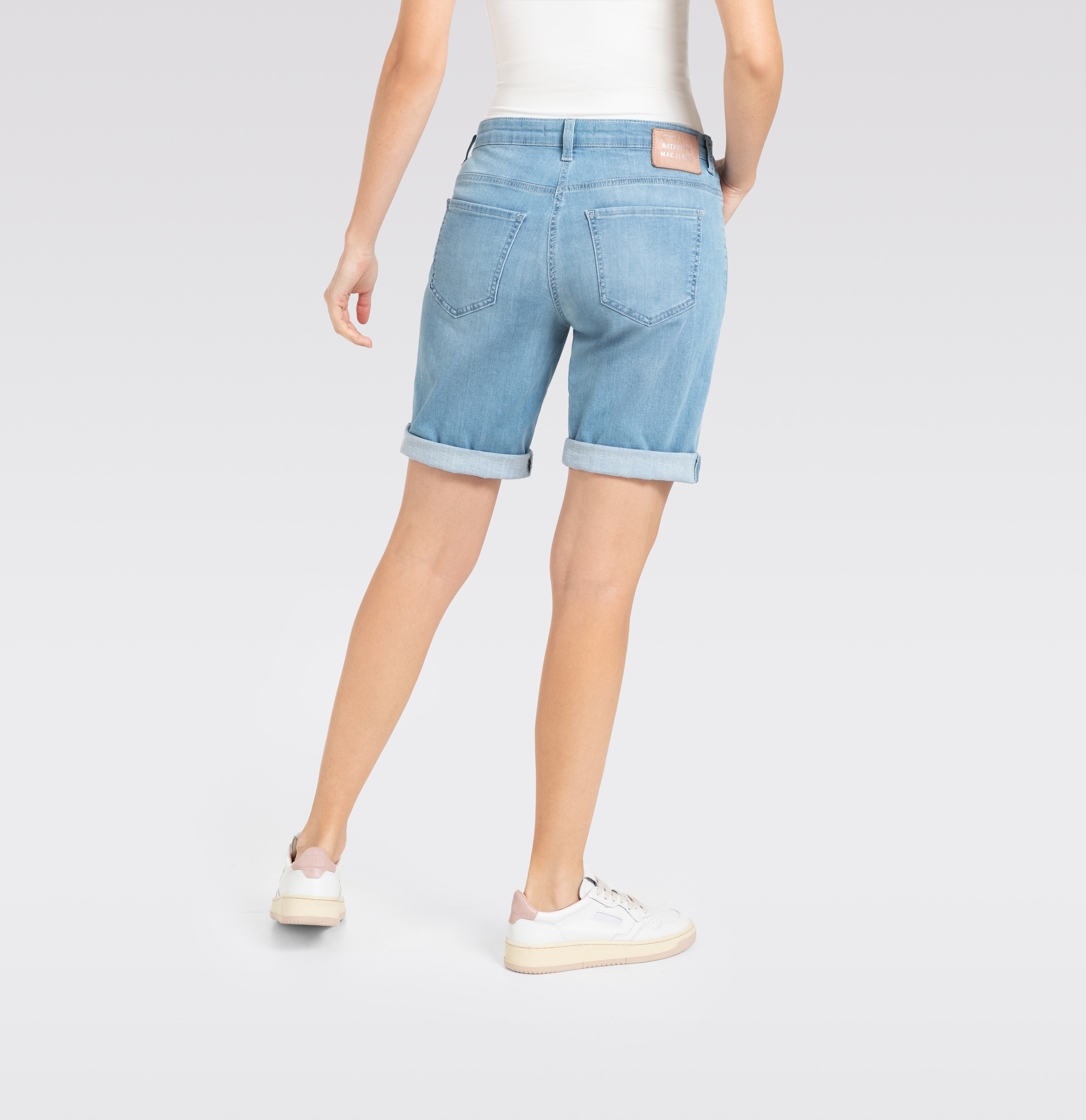 MAC Bermudas  aus sehr leichter, sommerlicher Qualität mit softem Griff