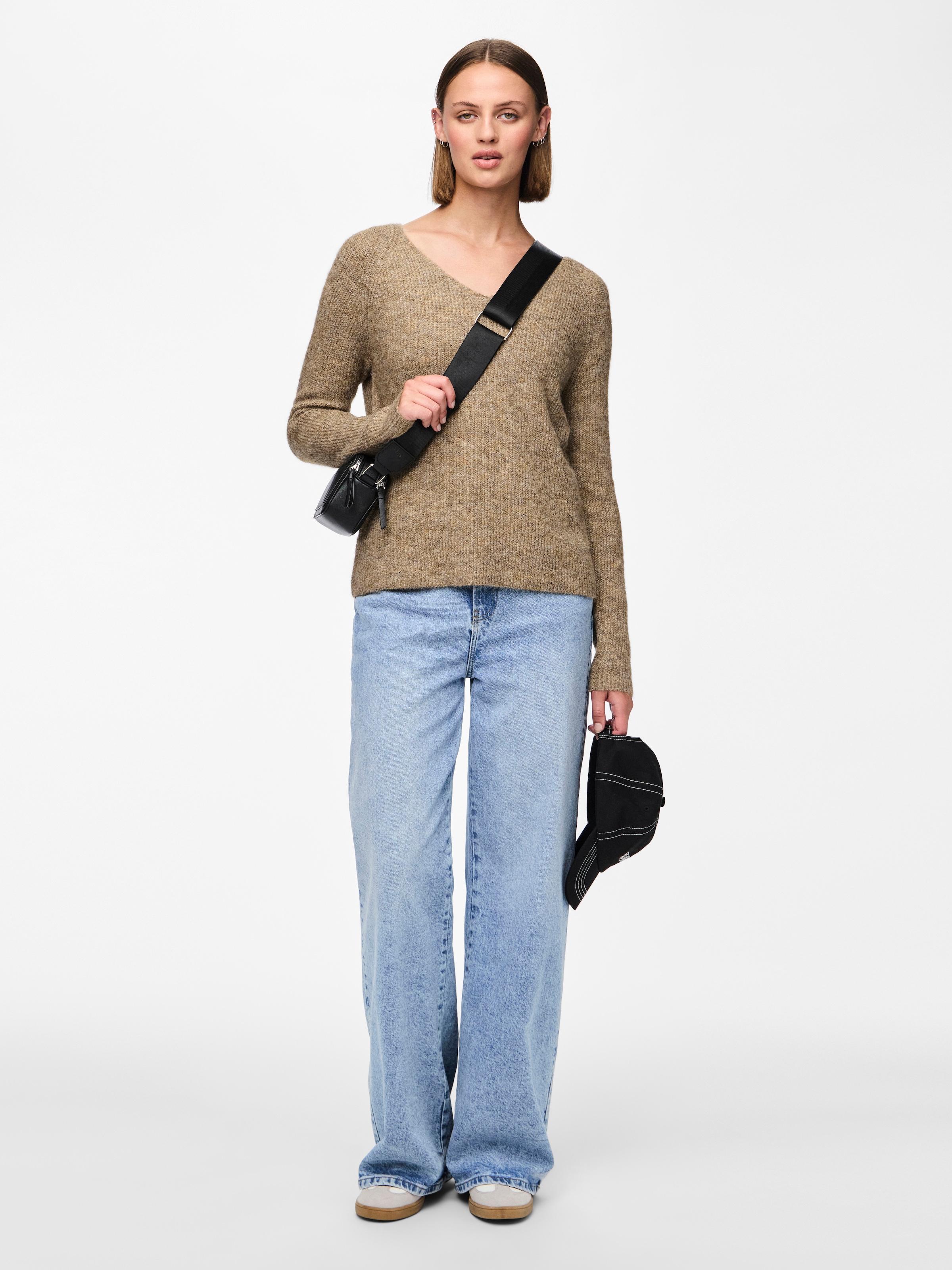 pieces V-Ausschnitt-Pullover »PCELLEN LS V-NECK KNIT NOOS BC« mit Wolle