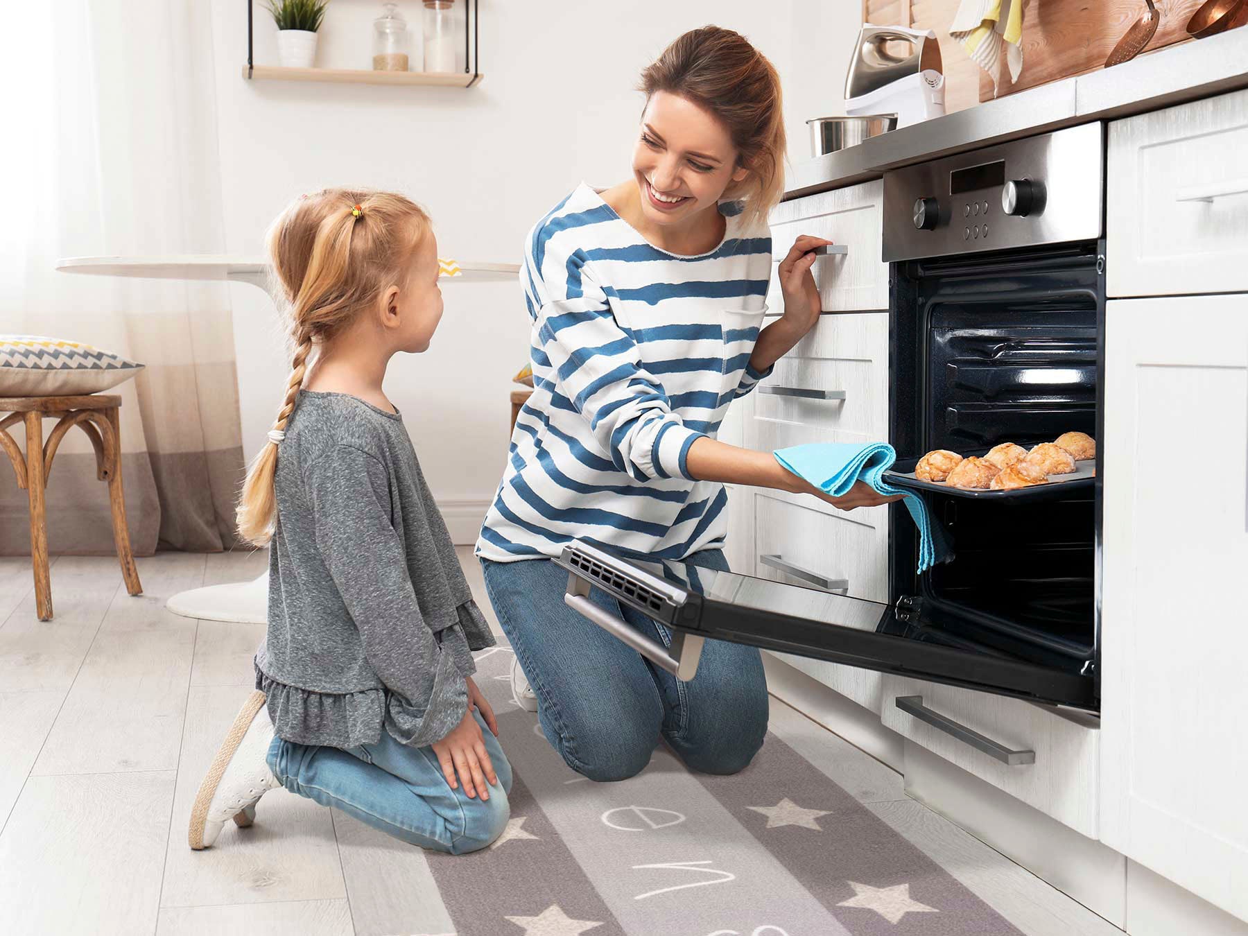 Primaflor-Ideen in Textil Küchenläufer »KITCHEN STAR, Made in Belgium«, rechteckig, 5 mm Höhe, mit Schriftzug & Motiv Sterne, rutschhemmend, waschbar, Küche