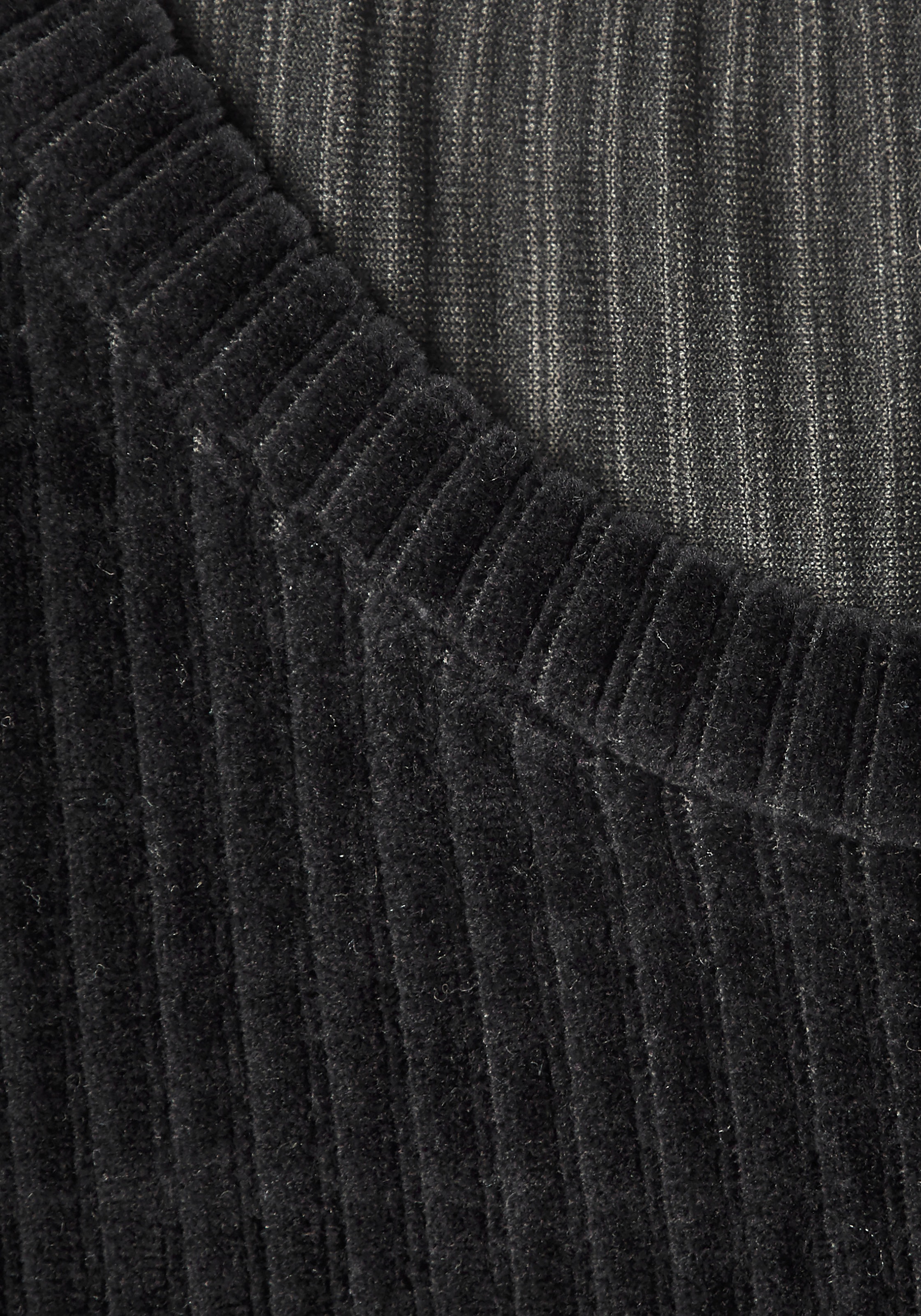 Buffalo Langarmshirt mit weicher Cord-Struktur