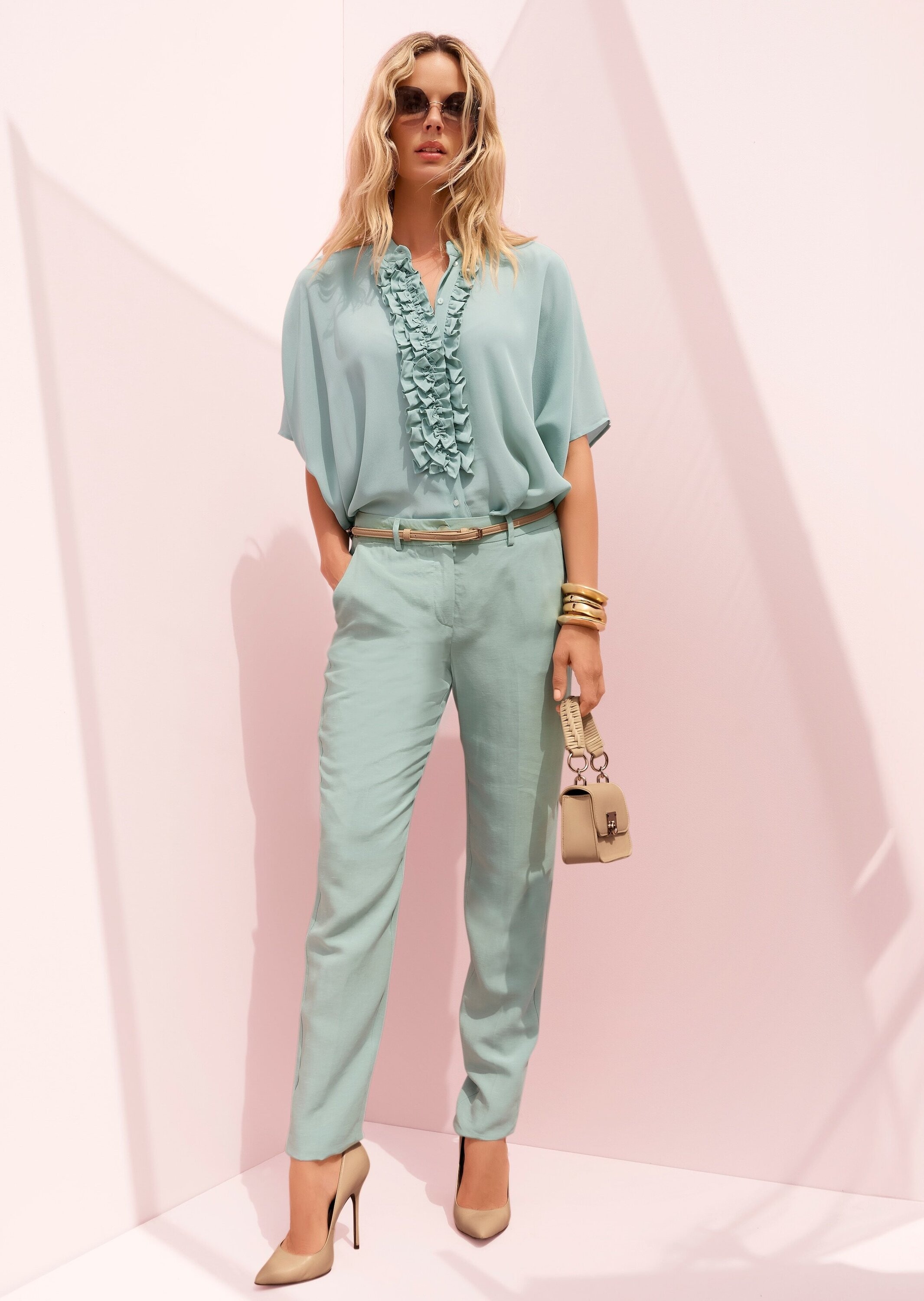 MADELEINE Kurzarmbluse »Blusenshirt Elegante Seidenbluse mit Rüschen« Bluse Durchgeknöpft und mit Rüschendetails