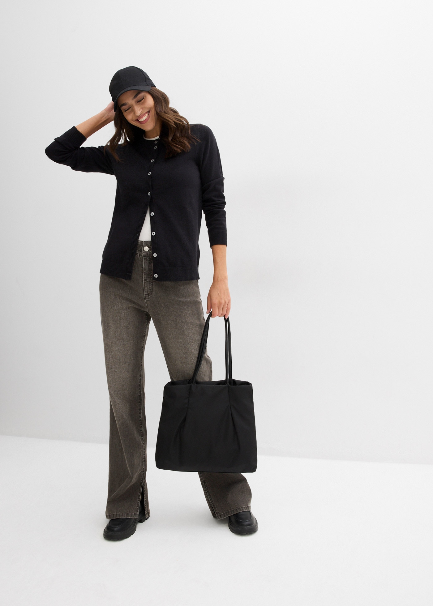 bonprix Strickjacke lockere Passform, hoher Baumwollanteil, mit Knopfleiste