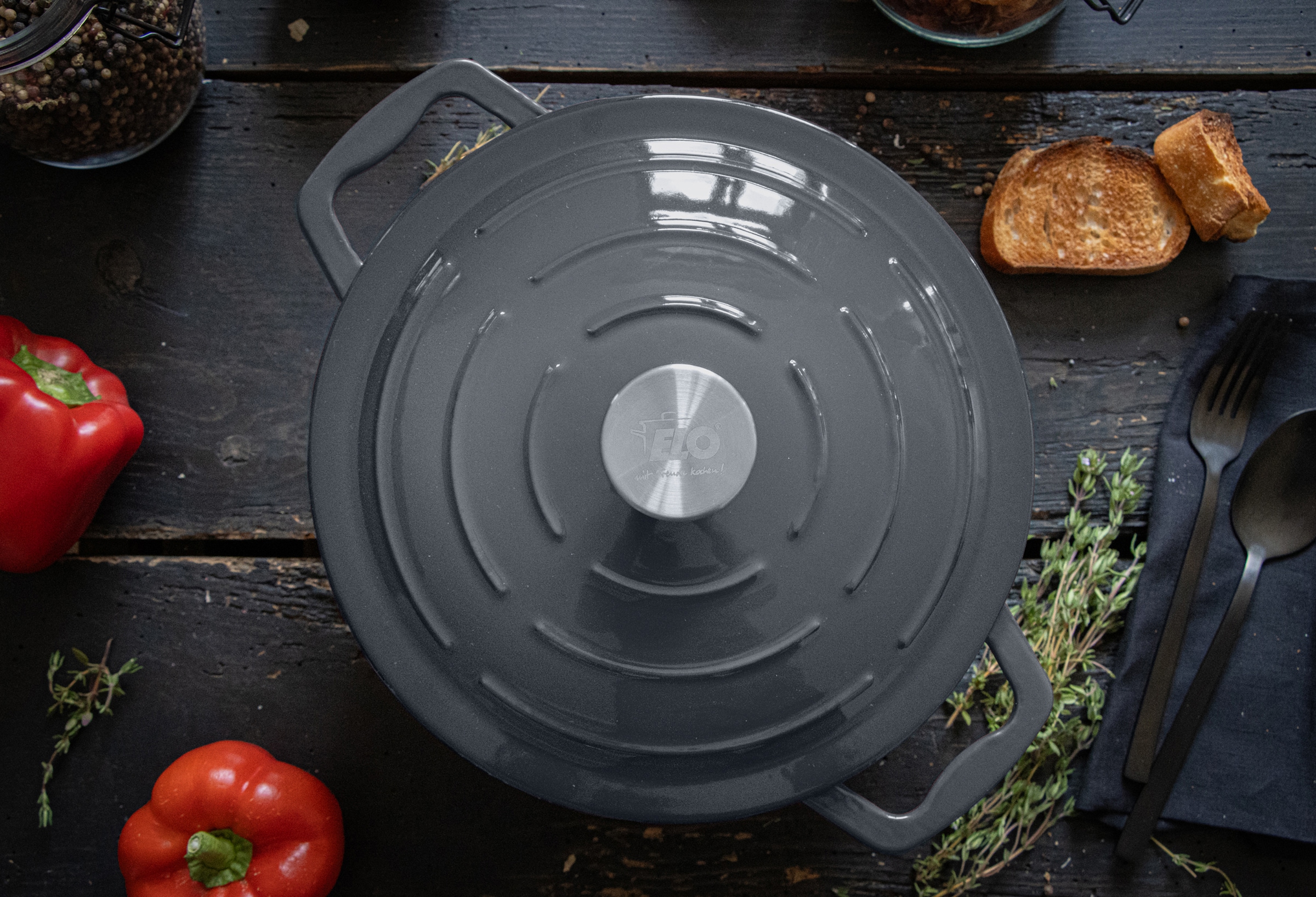 Elo Servierpfanne »Gusseisen Servierpfanne Ø 28 cm« Gusseisen Bräter inkl. Deckel, 1 tlg. Deckel mit Rillen für zarte Gerichte
