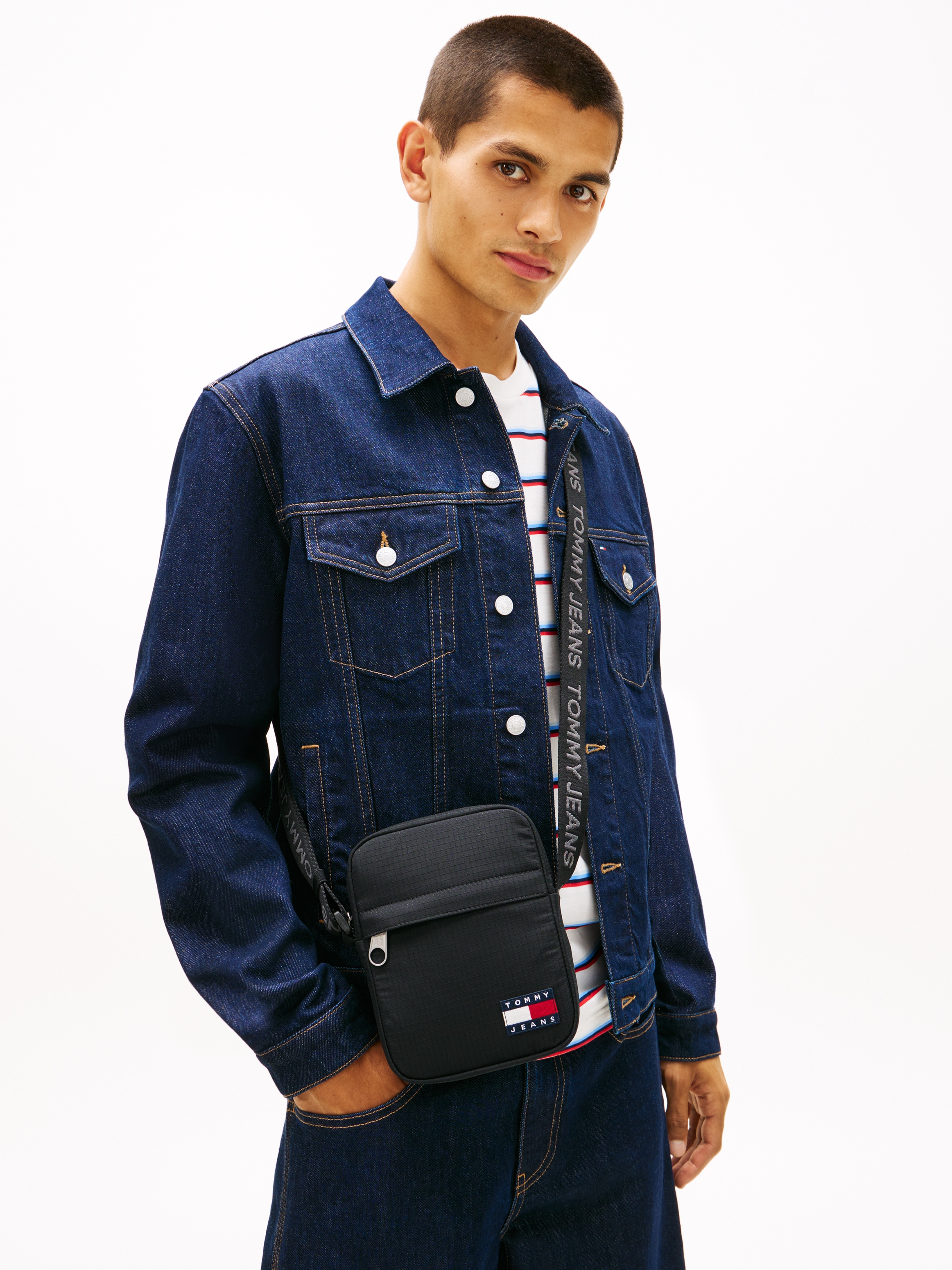 Tommy Jeans Umhängetasche »TJM ESS DAILY RIPSTOP REPORTER« Unisex Schultertasche, Crossbodybag mit Logo-Aufnäher