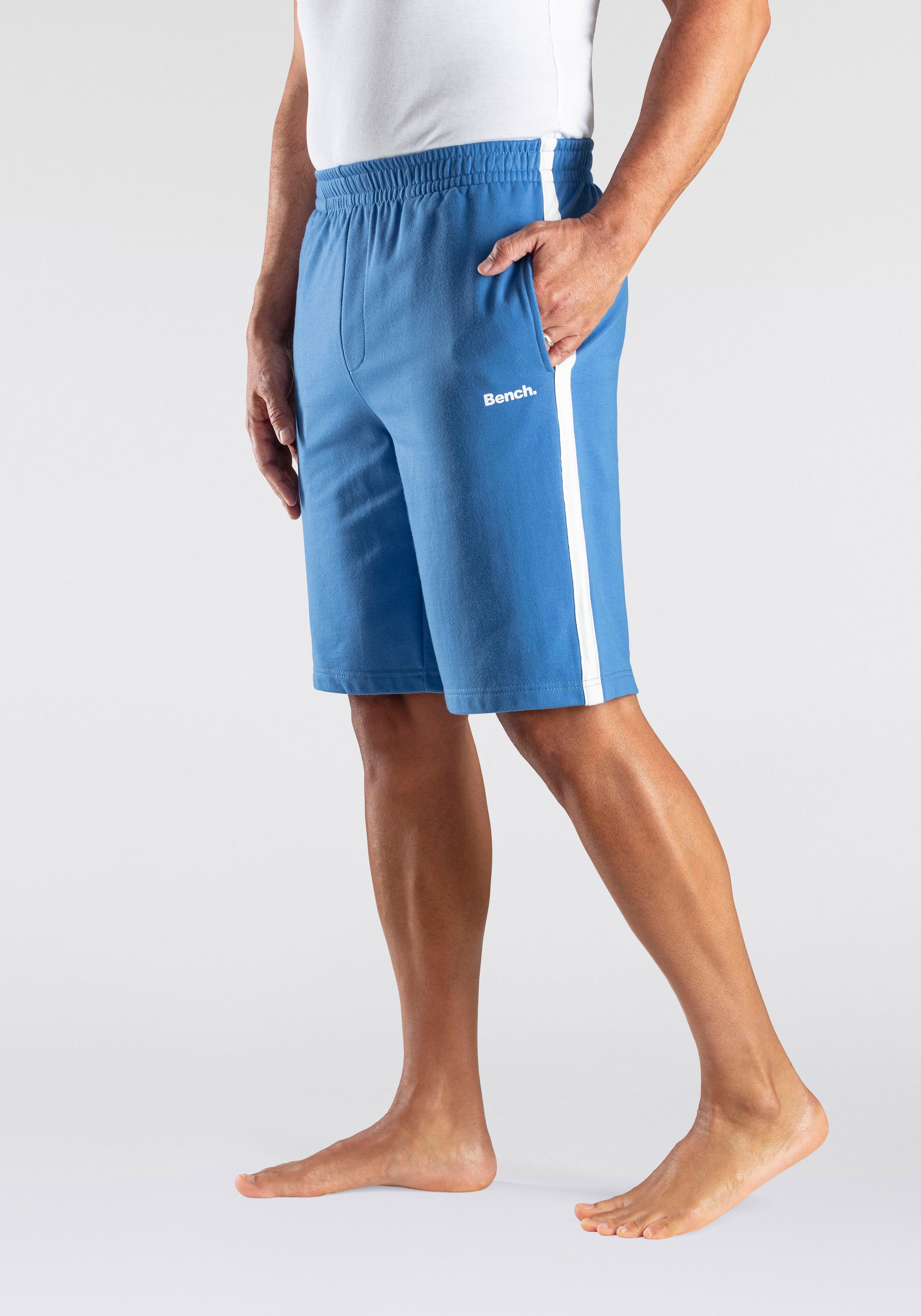 Bench. Sweatshorts »kurze Relaxshort, Jogginghose,«, weicher Sweat-Qualität