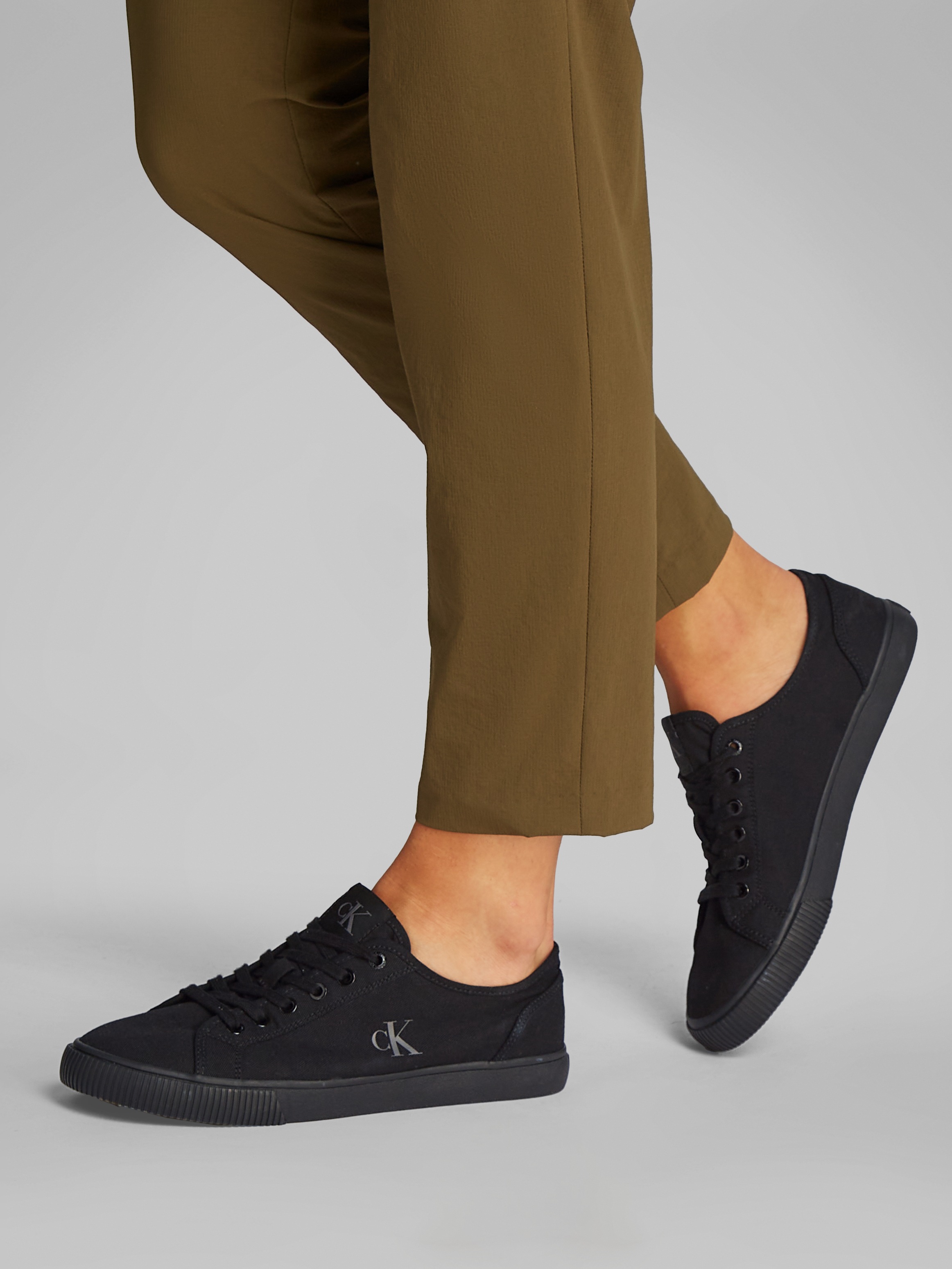 Calvin Klein Jeans Sneaker »ESS VULC LOW MG CANVAS«, Schnürschuh, Halbschuh, Freizeitschuh in klassischer Optik