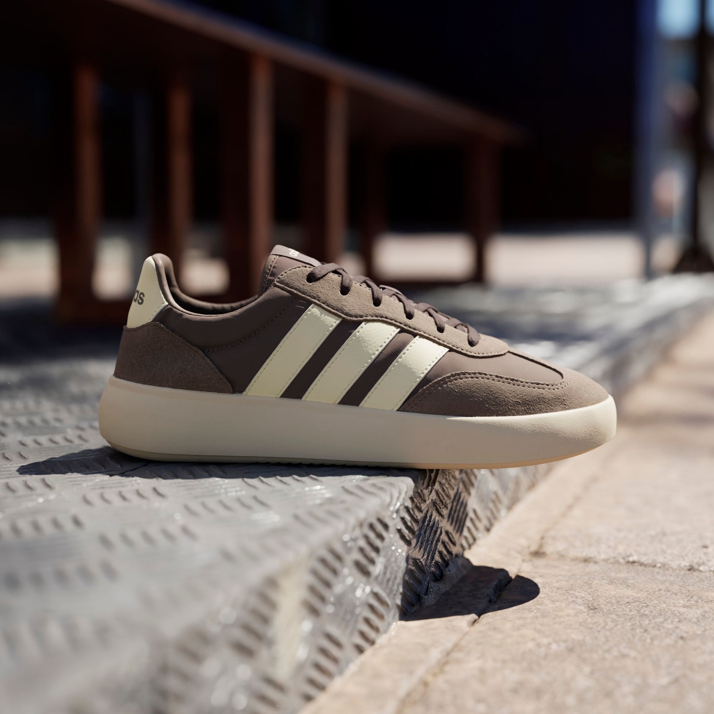 adidas Sportswear Sneaker »BARREDA DECODE«  inspiriert vom Design des adidas handball spezial