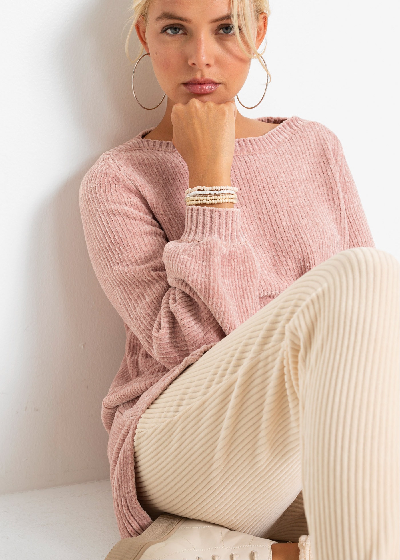 bonprix Longpullover »Chenille-Longpullover« aus Chenille, mit breitem U-Boot-Ausschnitt, für kühle Tage