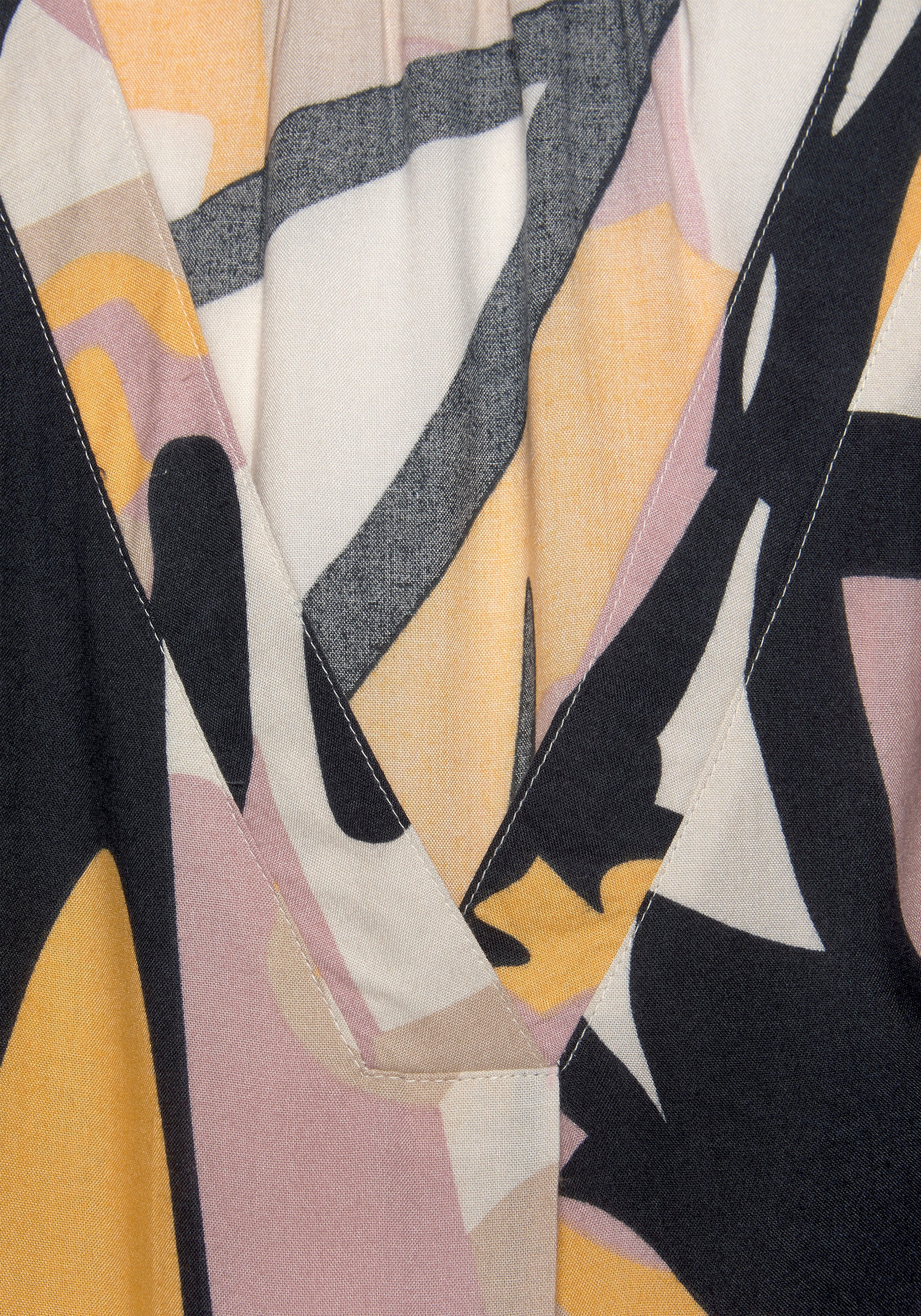 LASCANA Druckbluse mit kurzen Ärmeln und Allover-Druck, Blusenshirt, Business-Look