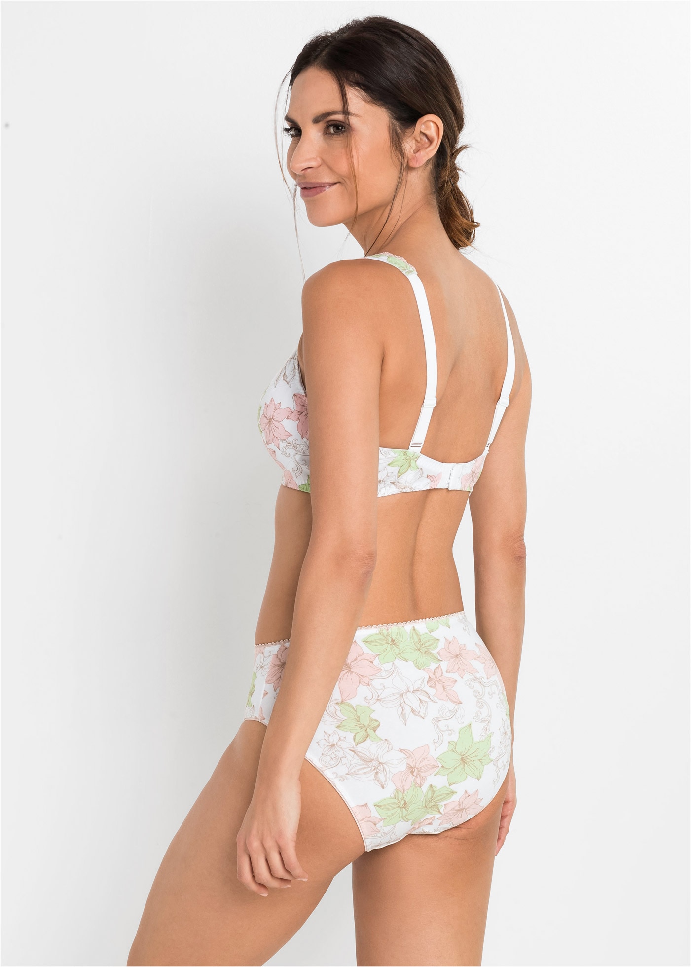 bonprix Bügel-BH Packung, 3 tlg. im praktischen 3er-Pack, mit eingearbeitetem Bügel, aus Baumwolle