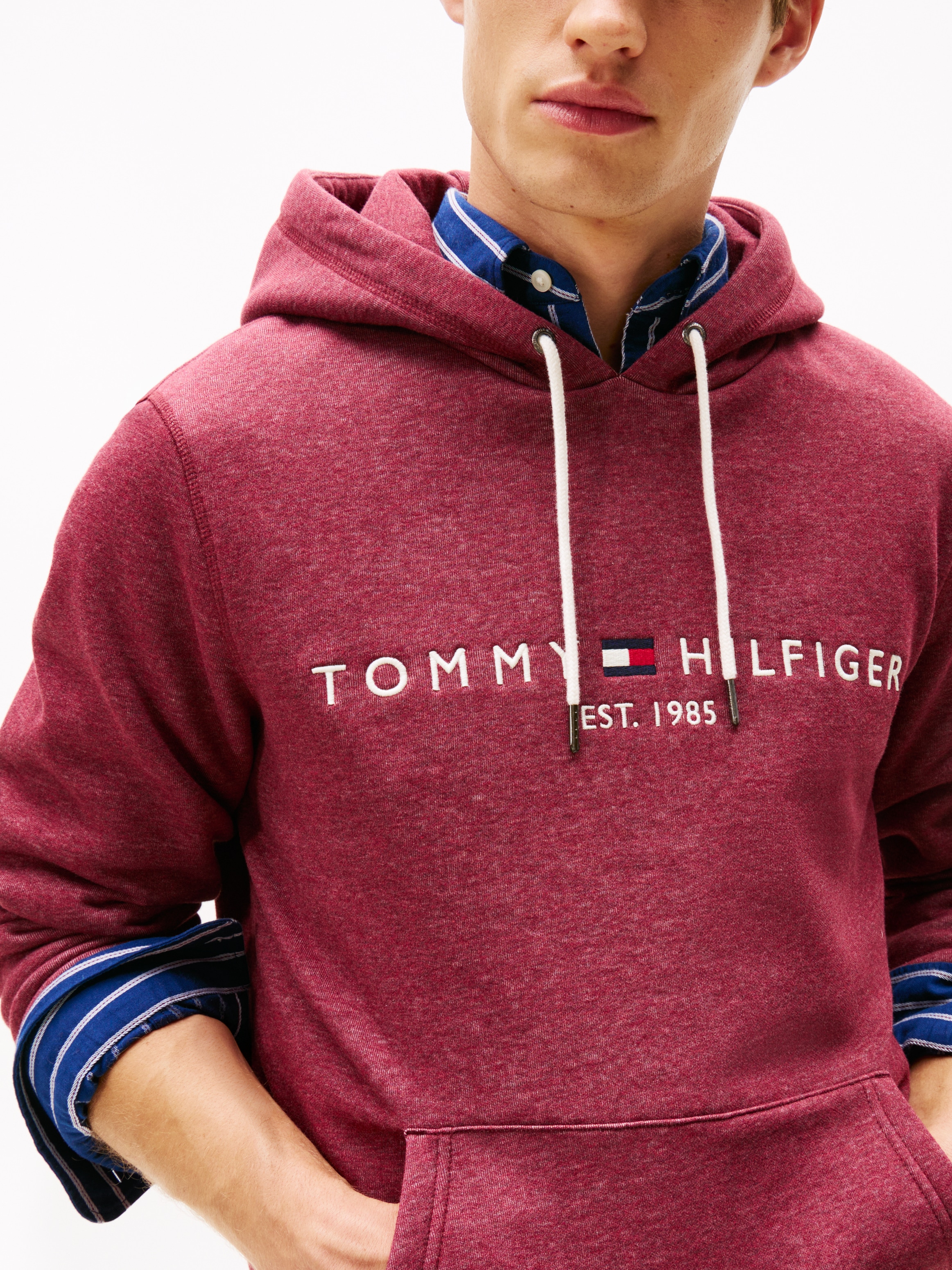 Tommy Hilfiger Kapuzensweatshirt »TOMMY LOGO HOODY«, mit Kapuze und Kängurutasche