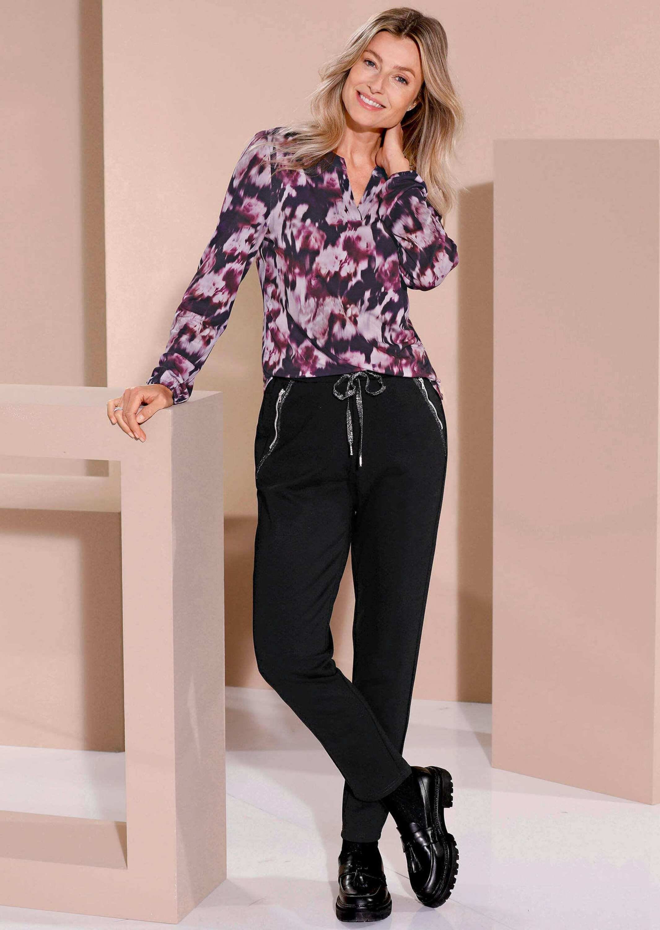 GOLDNER Kurzarmbluse »Elegantes Blusenshirt mit V-Ausschnitt« Schulterpasse mit Kräuselung