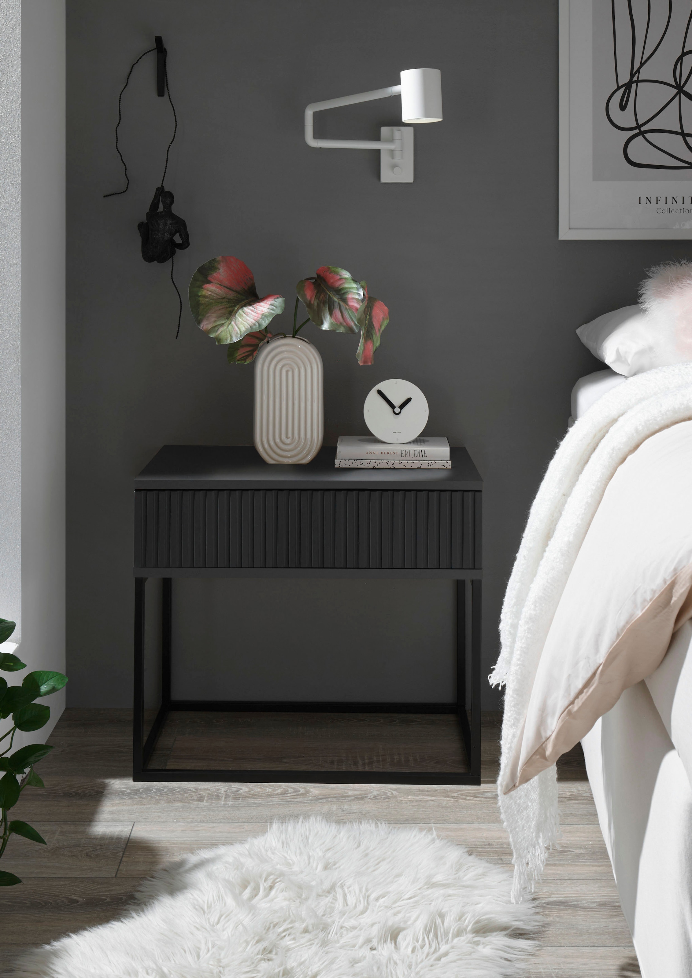 Schlafkontor Nachtkommode »Marle Nachtkonsole, Nachtkästchen auf Metall-Fußgestell« Schubkasten in Rillenoptik auf schwarzem Metallgestell