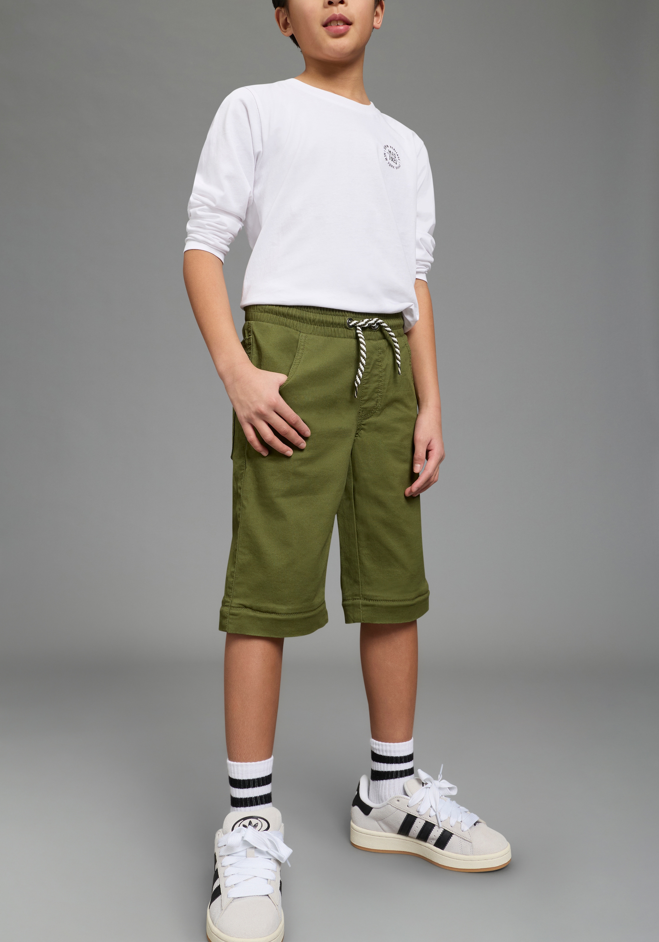 KIDSWORLD Webhose »2 in1 Hose, Zip-Away Hose für Jungen«  aus lang macht kurz, 2in1 Hose, gerade Beinform, mit Gummizug