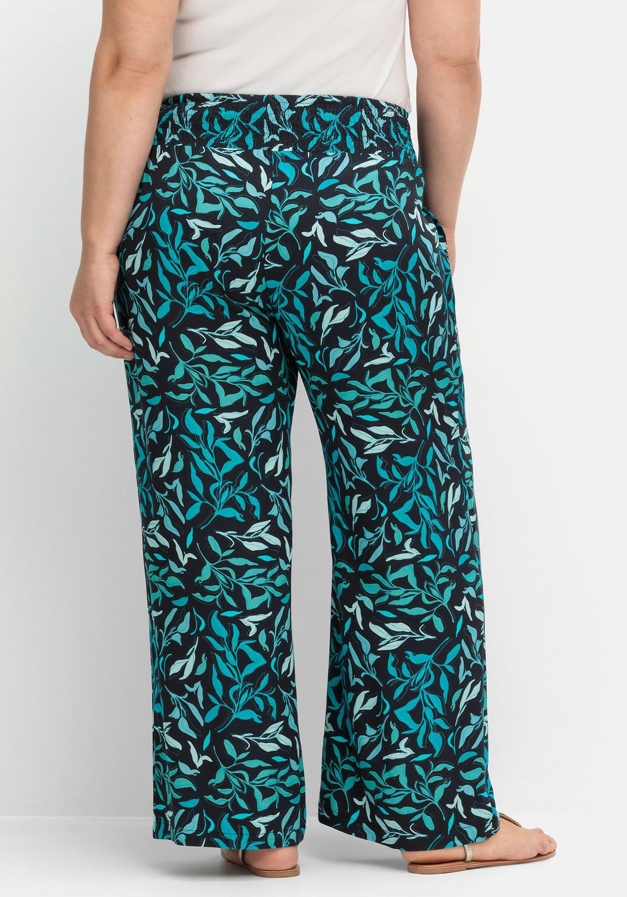 Sheego Schlupfhose »Weite Schlupfhose mit Smokbund und Blätterprint«