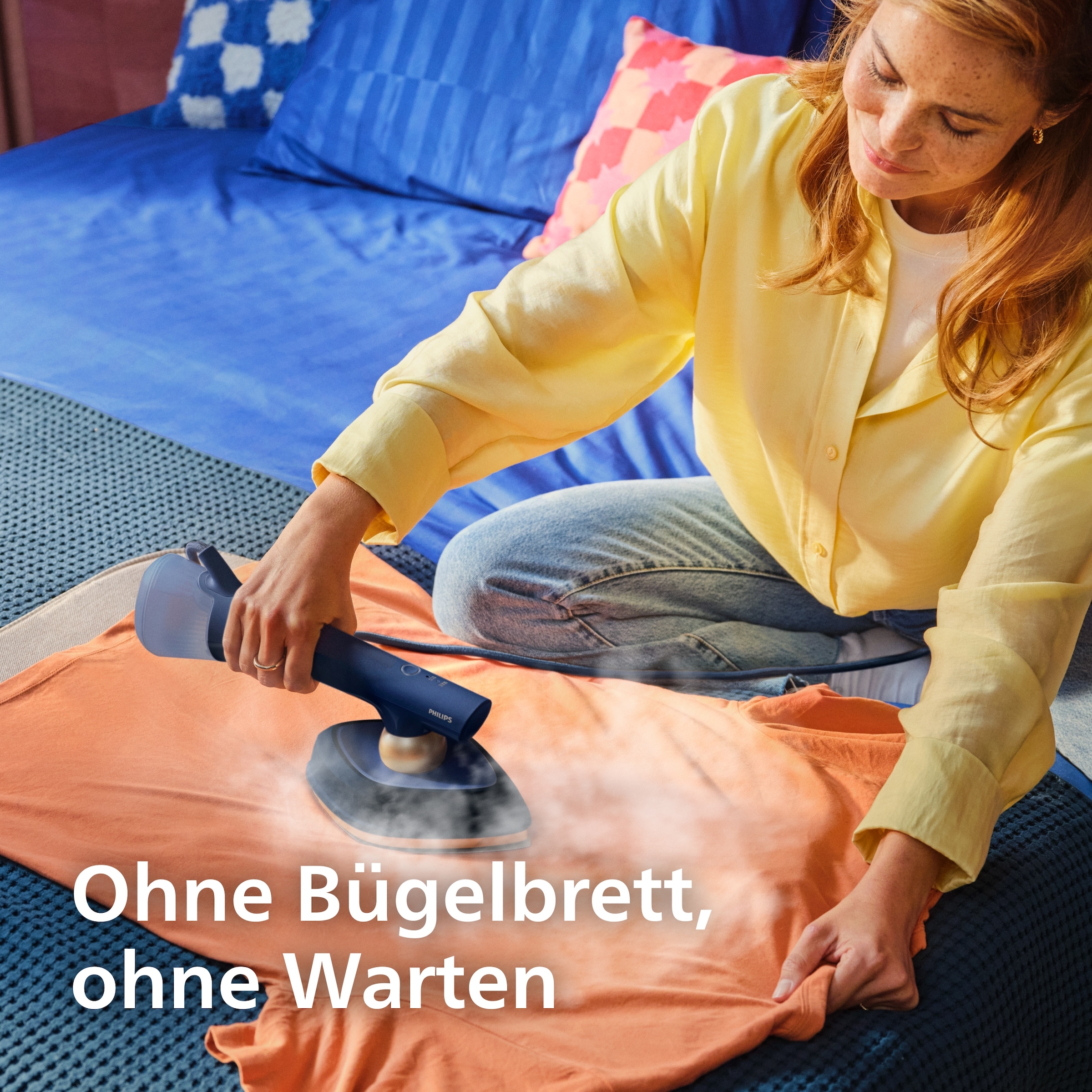 Philips Dampfbügeleisen »GC215/20 OneTurn 2-in-1 Bügeleisen & Steamer, SoftBoard & Dock inkl.« 1800 W 1800 W, SteamGlide Plus, 200ml+300ml Wasserbehälter u. 90 g Dampfstoß