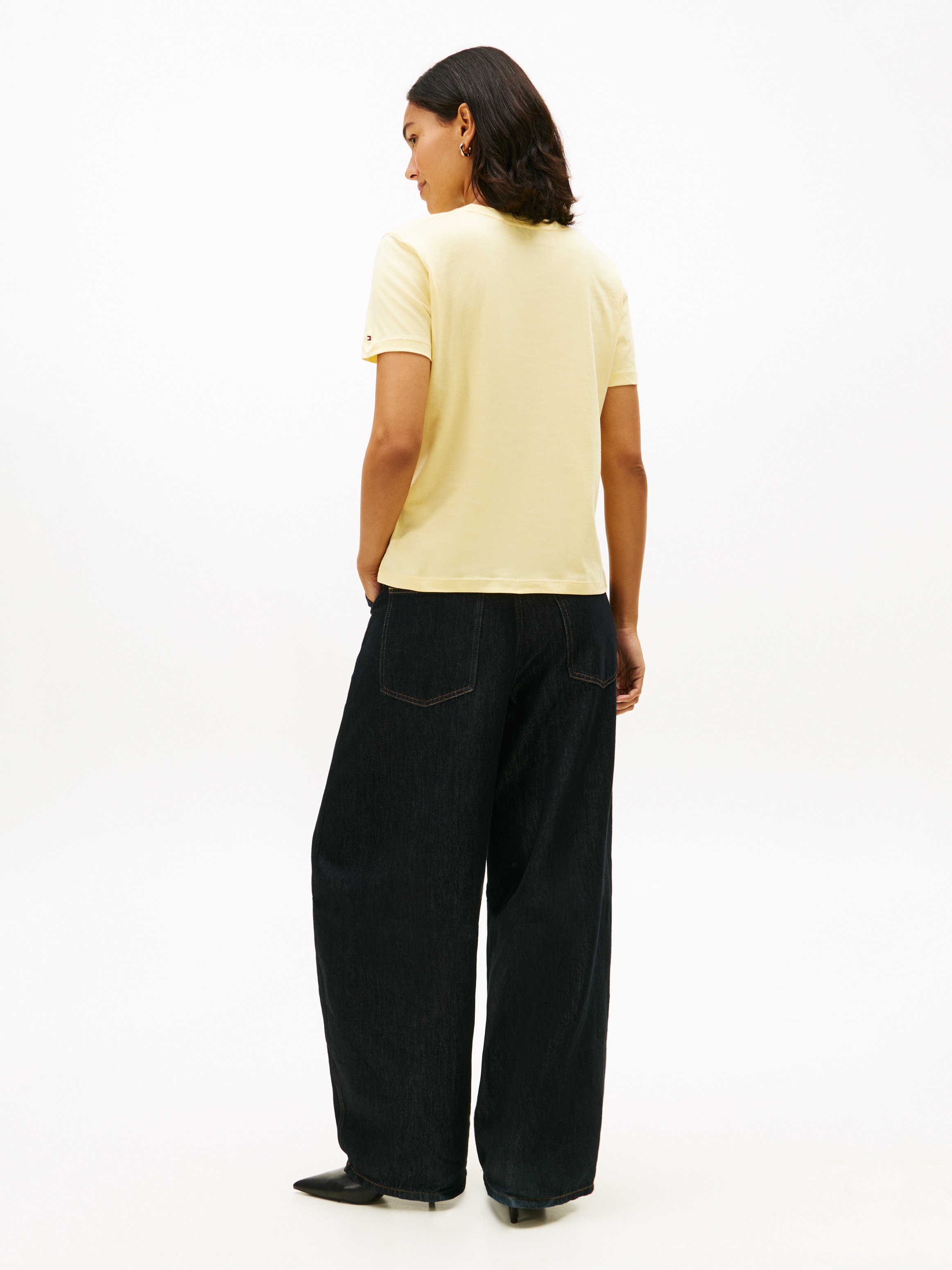 Tommy Hilfiger Kurzarmshirt »REG CORP LOGO C-NK mit Logoschriftzug und Stickerei« Baumwolle