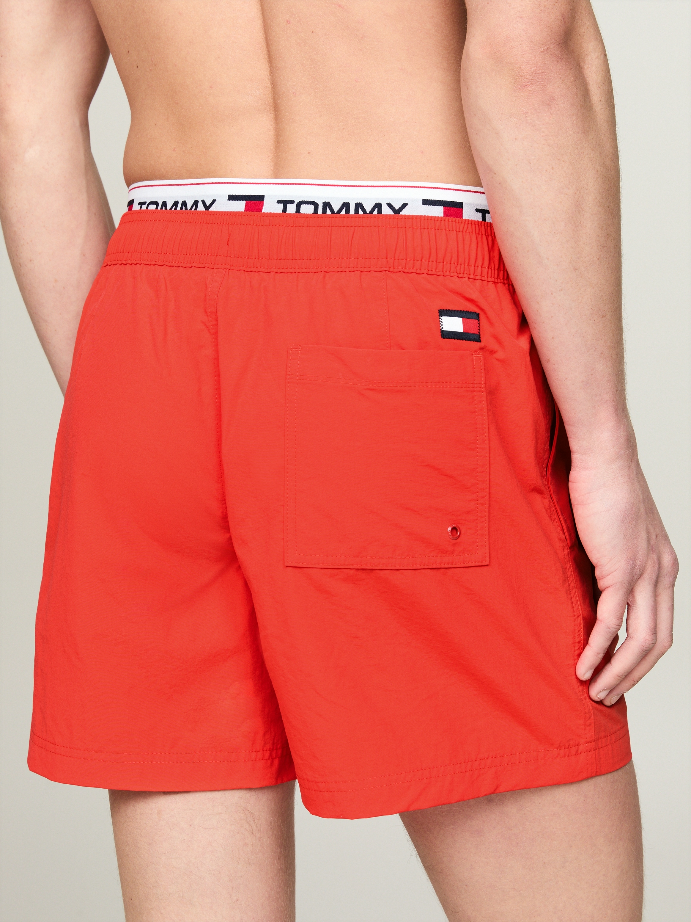 Tommy Hilfiger Swimwear Badeshorts »DW MEDIUM DRAWSTRING«, mit Logoschriftzügen rundum